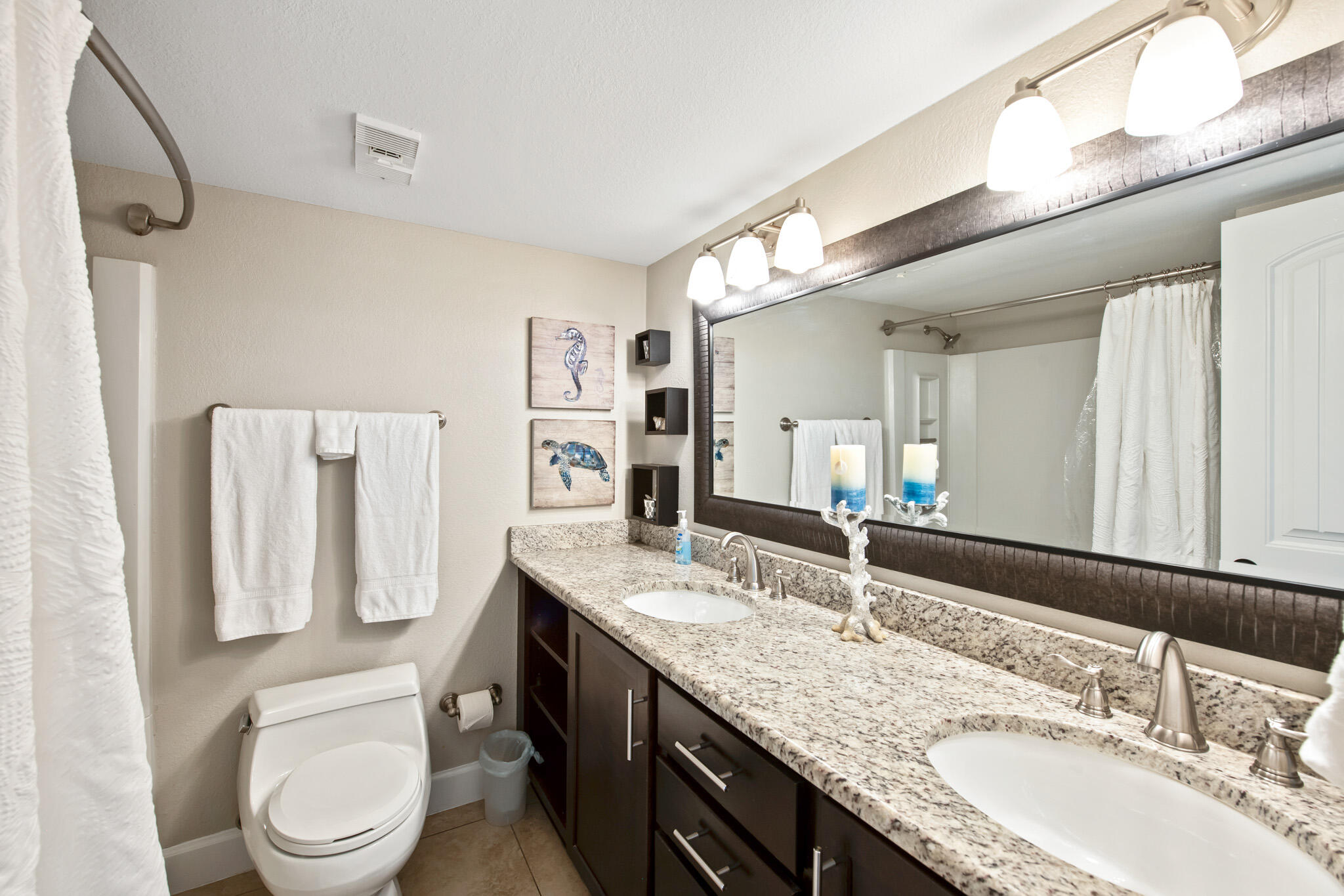 COMMODORE'S RETREAT LIMITED CONDO - Residential