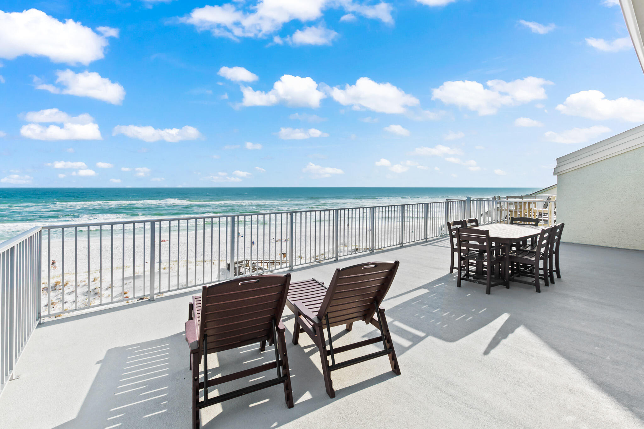 COMMODORE'S RETREAT LIMITED CONDO - Residential