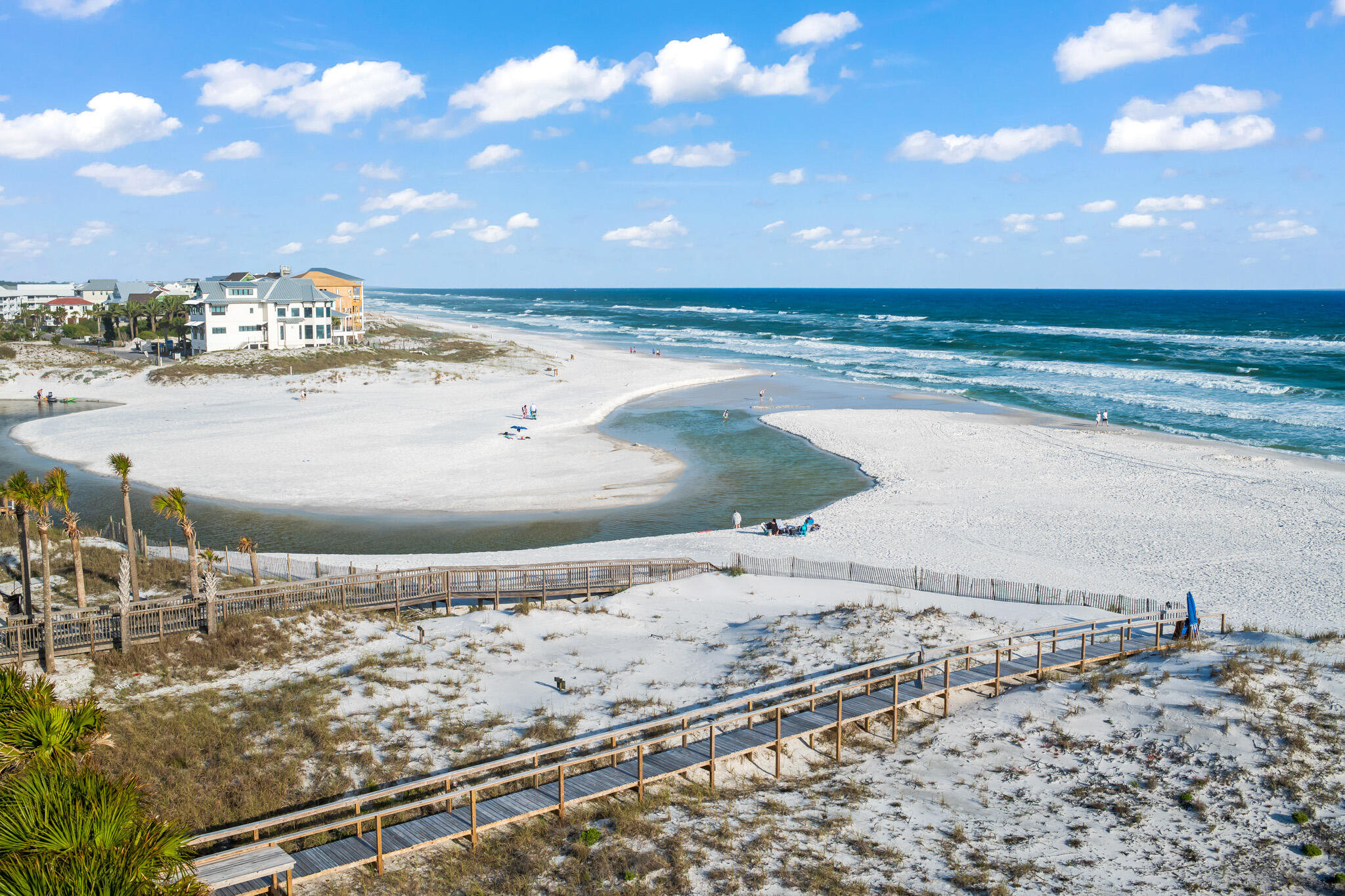 COMMODORE'S RETREAT LIMITED CONDO - Residential