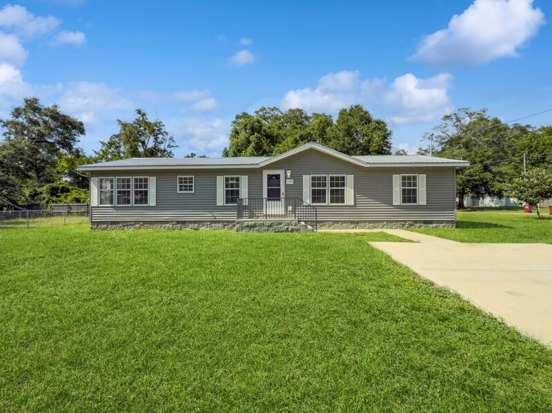 CRESTVIEW - Residential