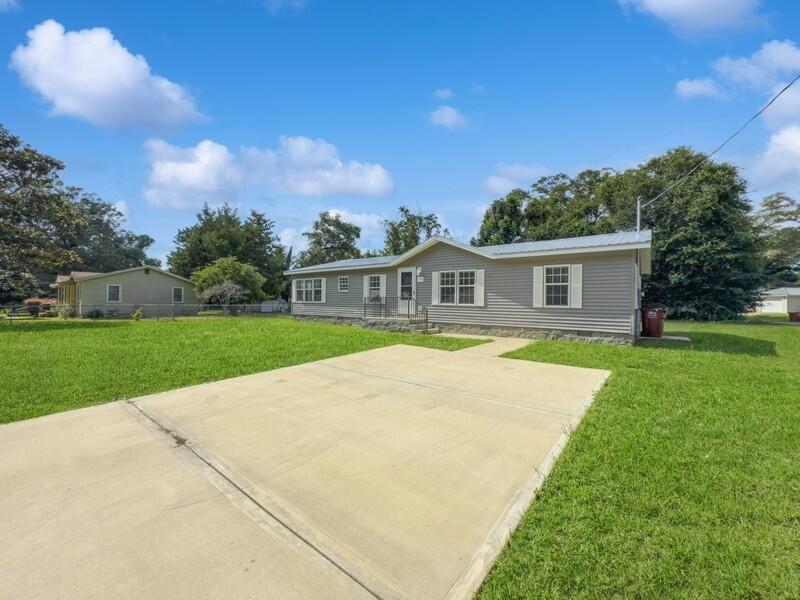 CRESTVIEW - Residential