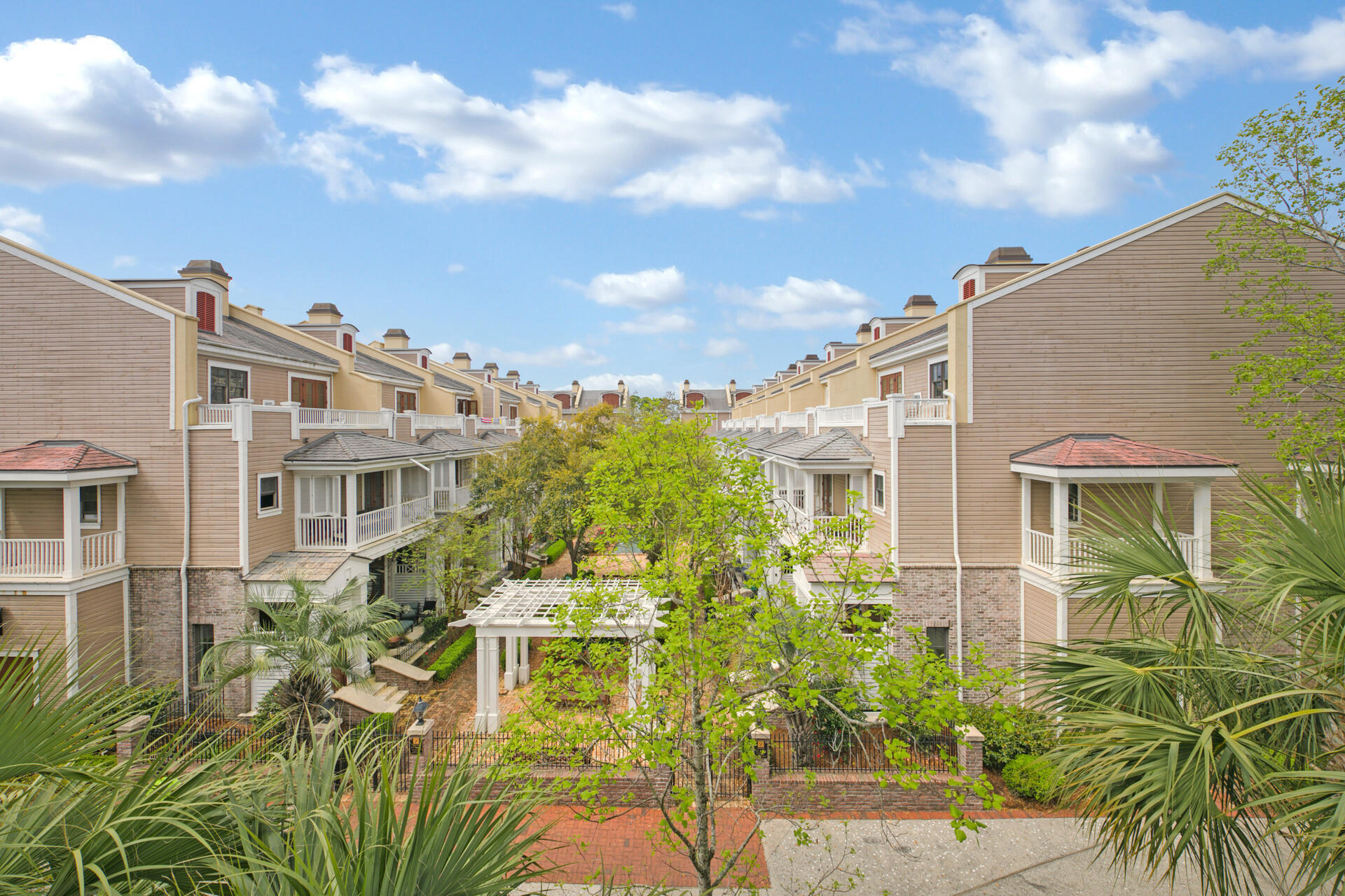 MARKET STREET INN - Residential