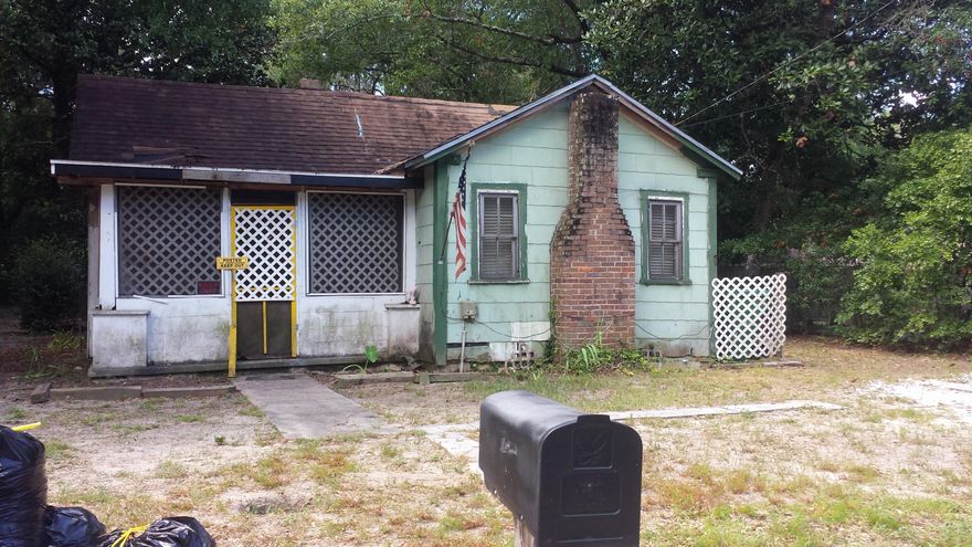 Value is in Land only. Home is inhabitable. This is a beautiful lot ready for your new home. Walk to Turkey Creek!! Mature oak and magnolia trees. Conveniently located to both bases and everything Niceville and the surrounding areas have to offer.