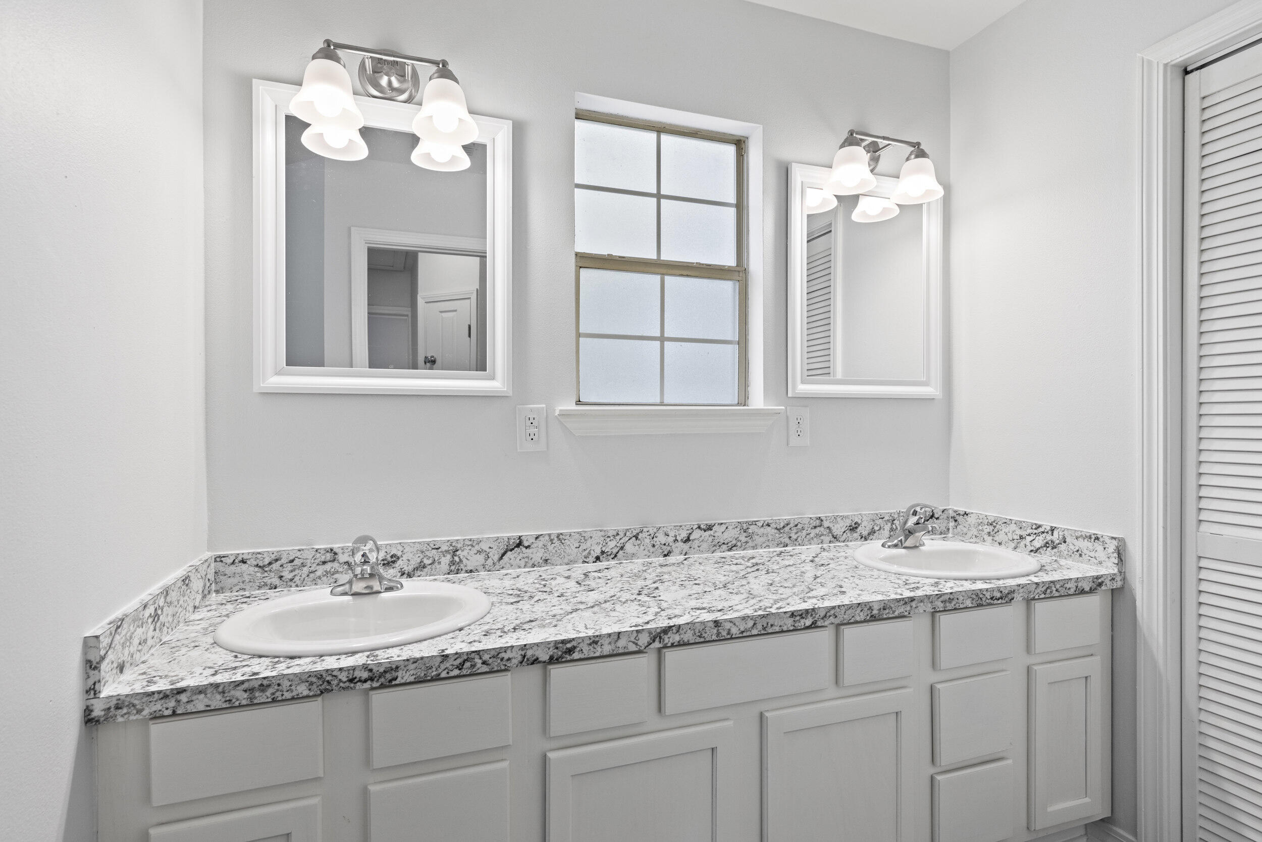 Valparaiso Pinecrest 2 - Residential Lease