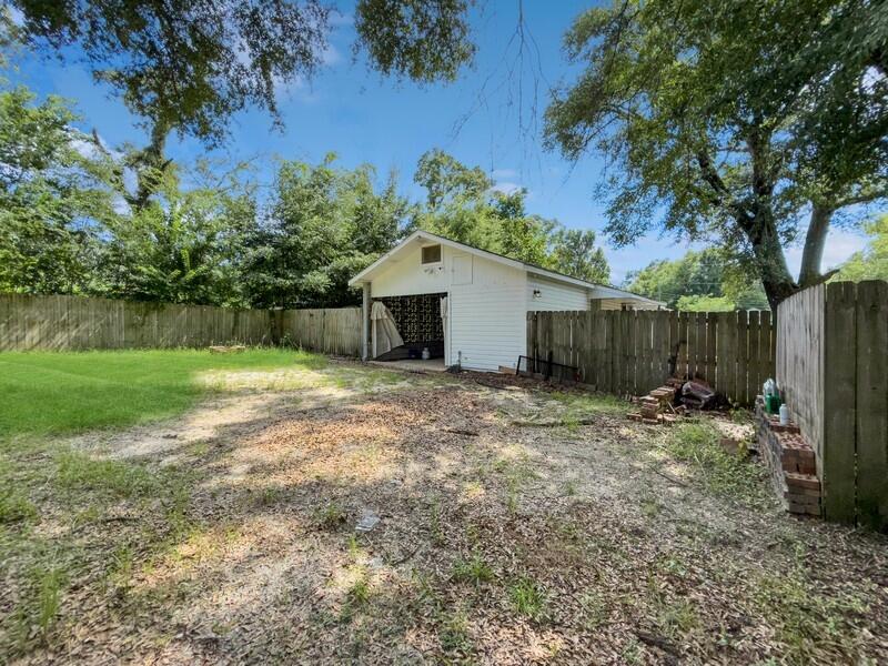 CRESTVIEW - Residential