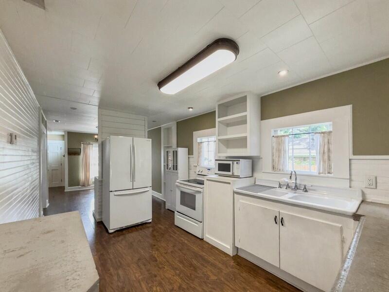 CRESTVIEW - Residential