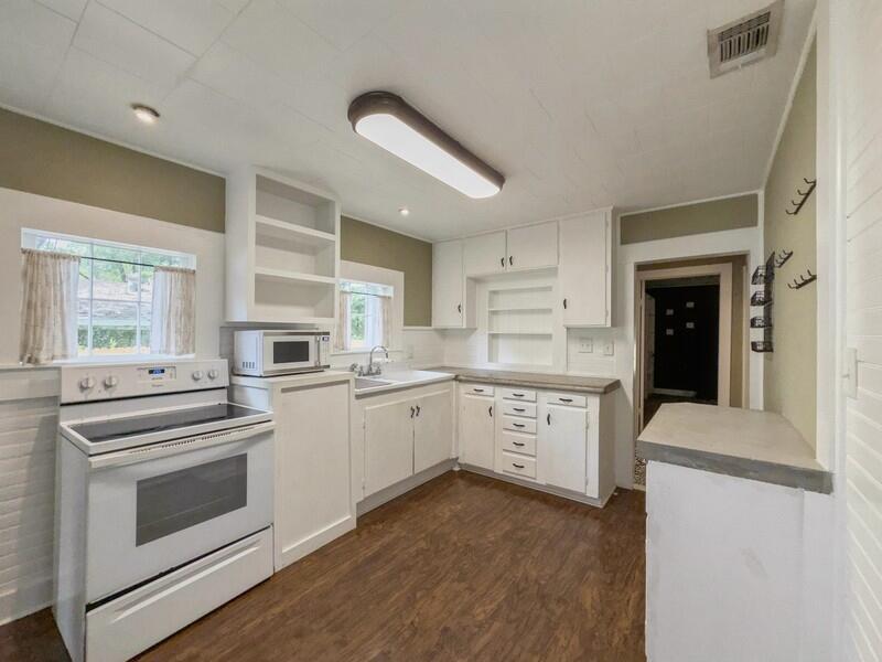 CRESTVIEW - Residential