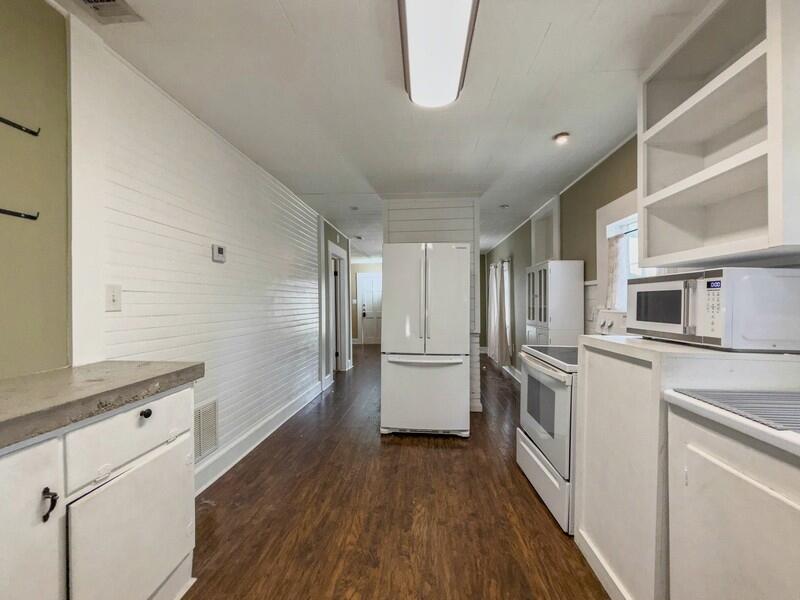 CRESTVIEW - Residential