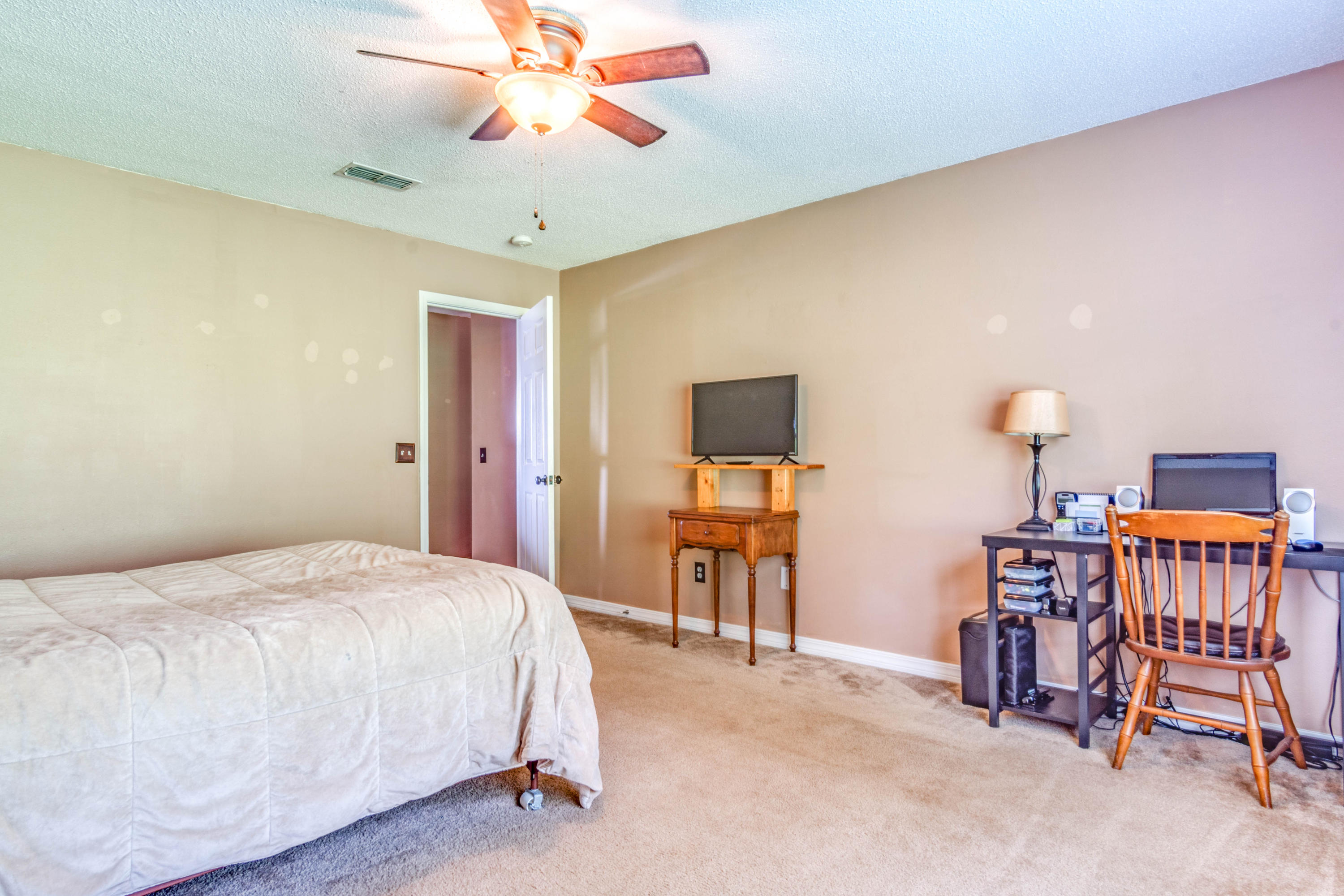 COUNTRYVIEW ESTATES 10TH ADDN - Residential