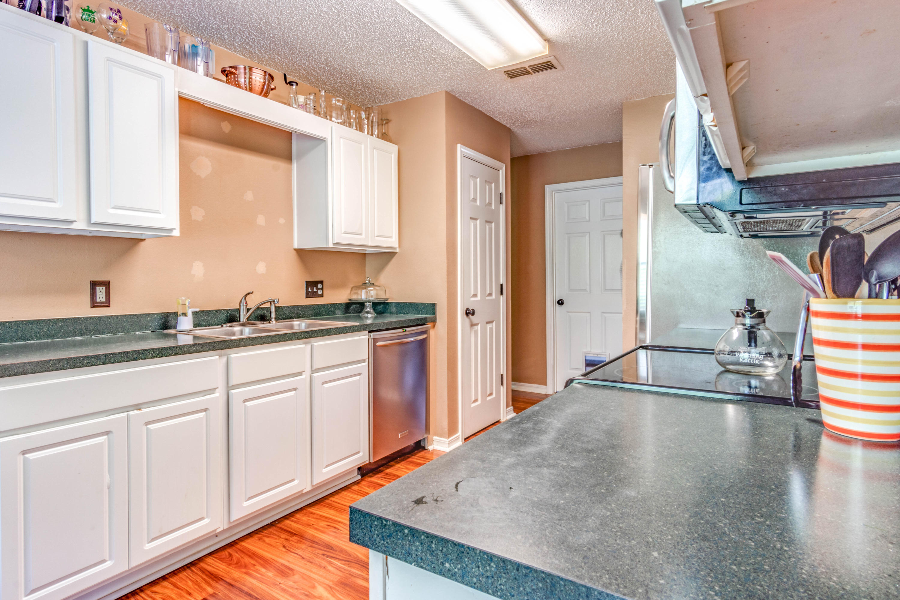 COUNTRYVIEW ESTATES 10TH ADDN - Residential