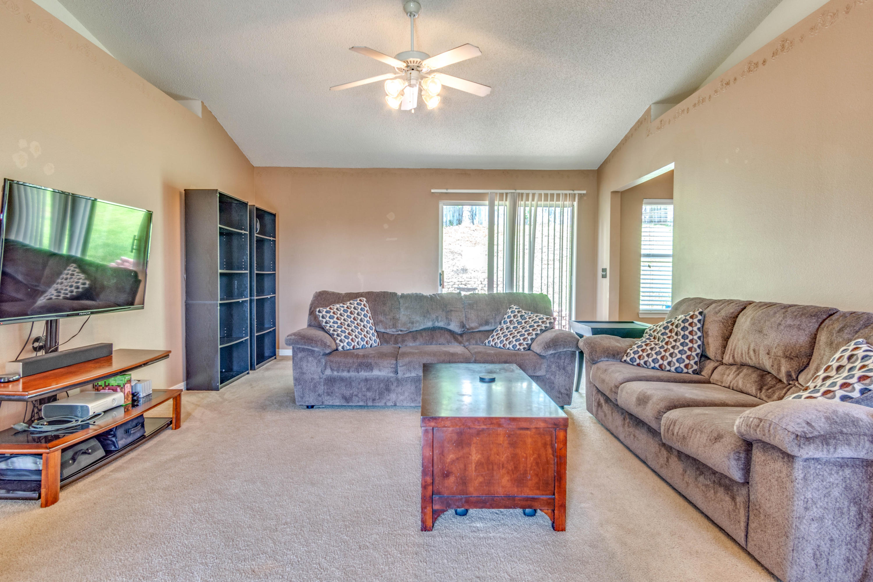 COUNTRYVIEW ESTATES 10TH ADDN - Residential