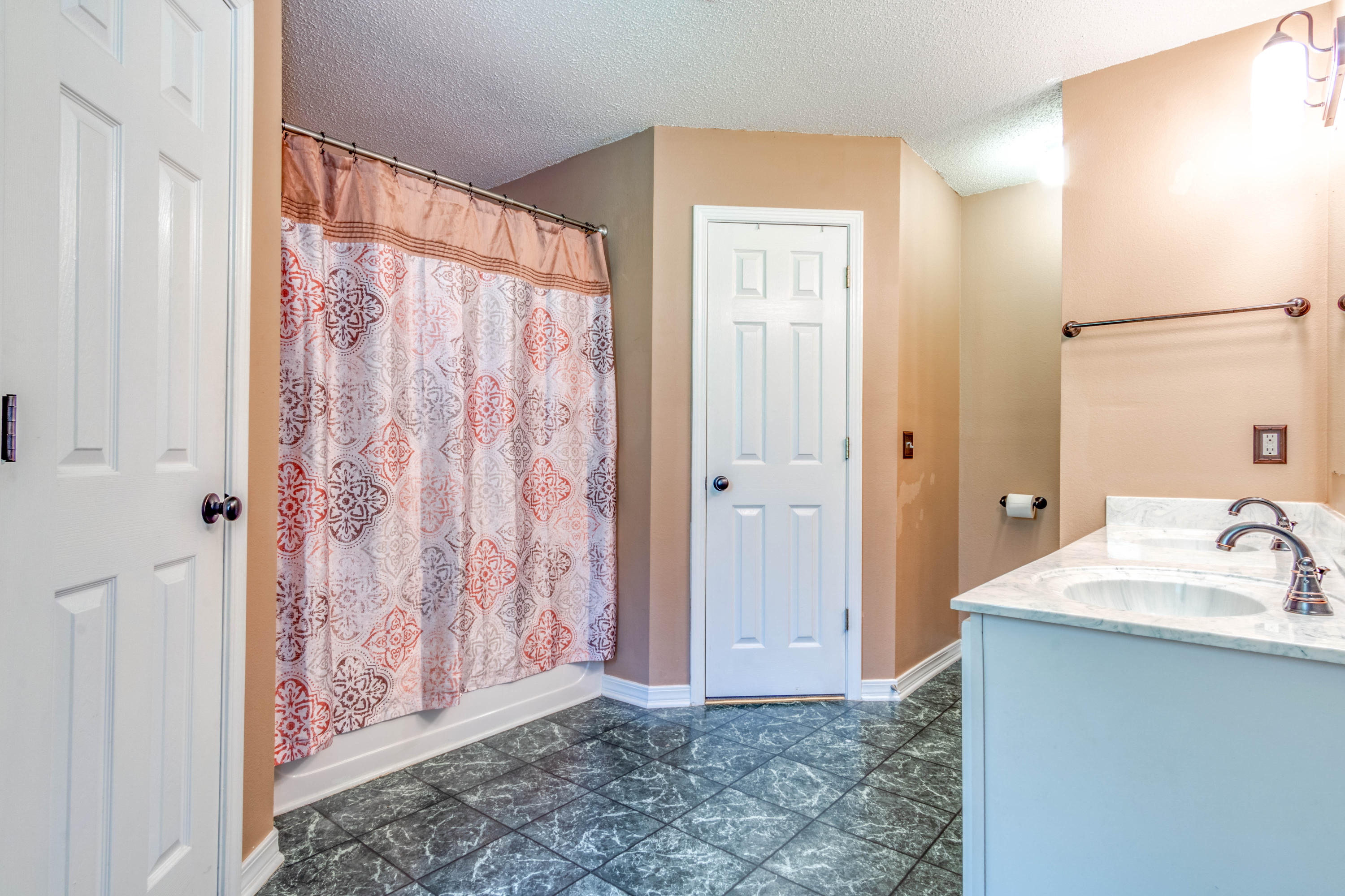 COUNTRYVIEW ESTATES 10TH ADDN - Residential