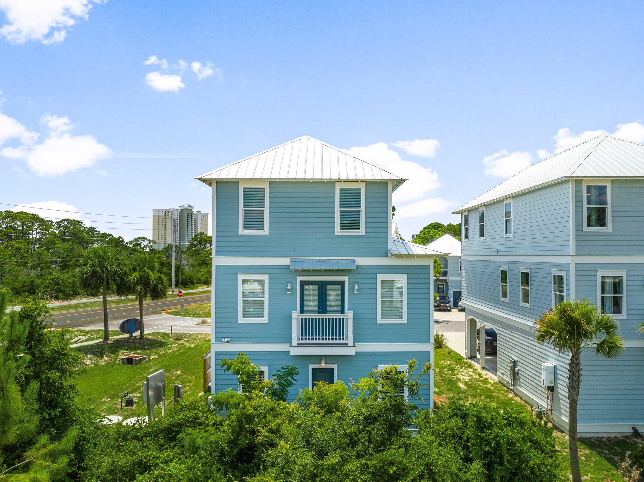 Lagoon Manor - Residential