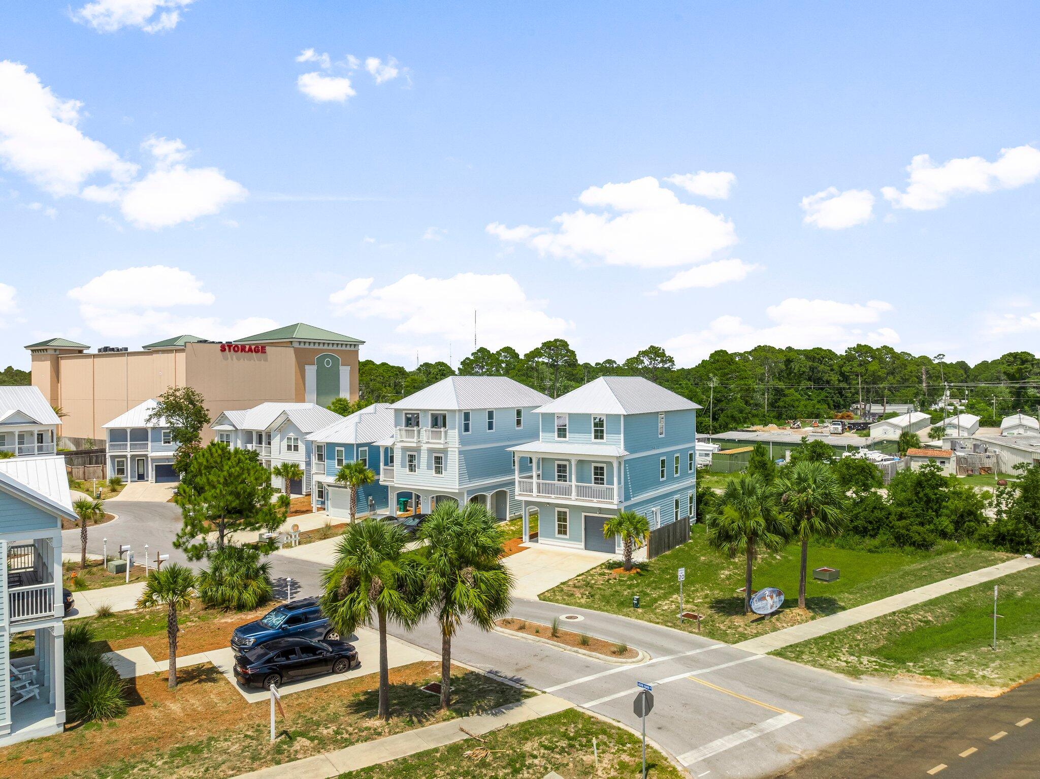 Lagoon Manor - Residential