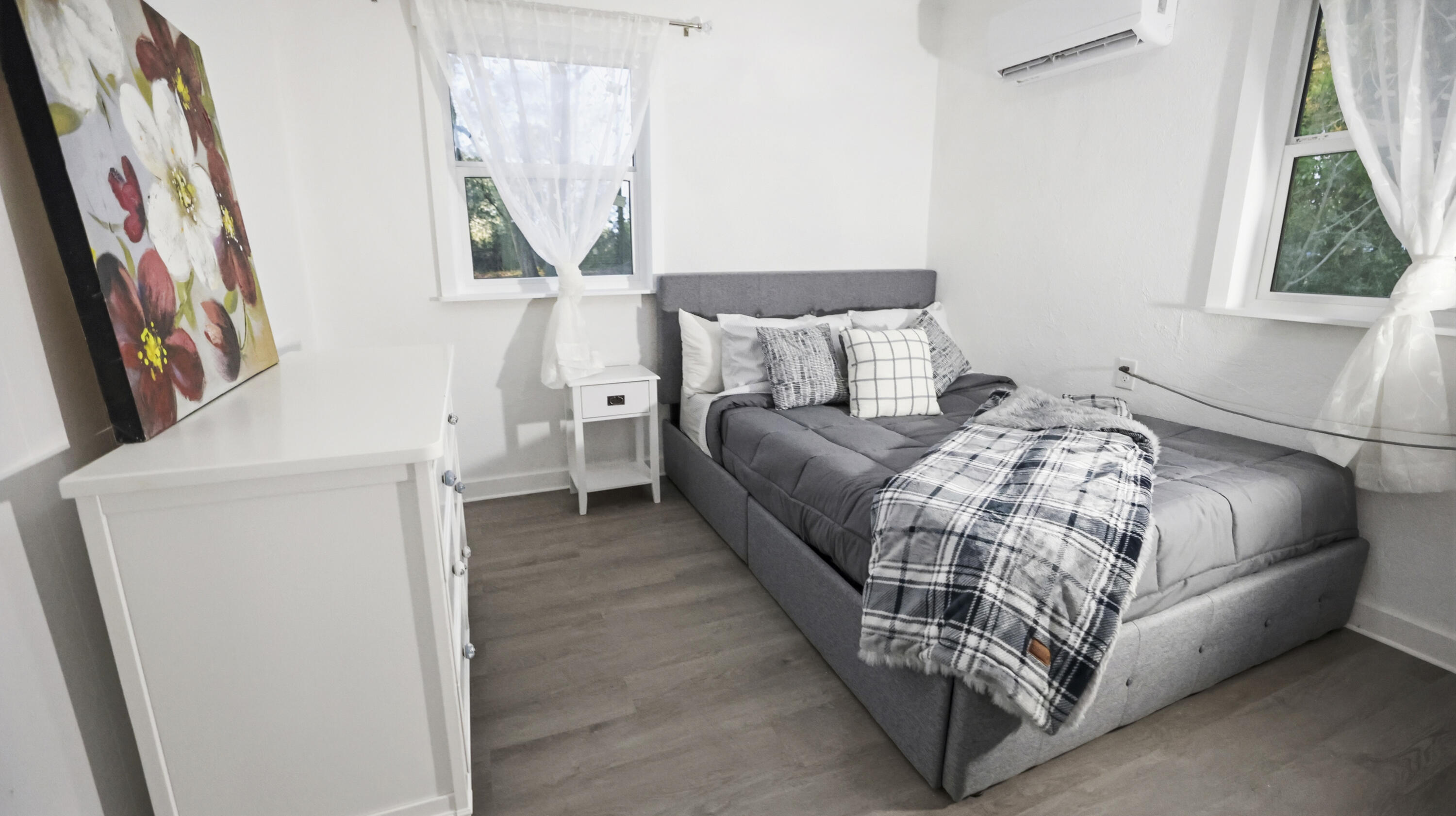 Hemlock/Woodlawn - Residential