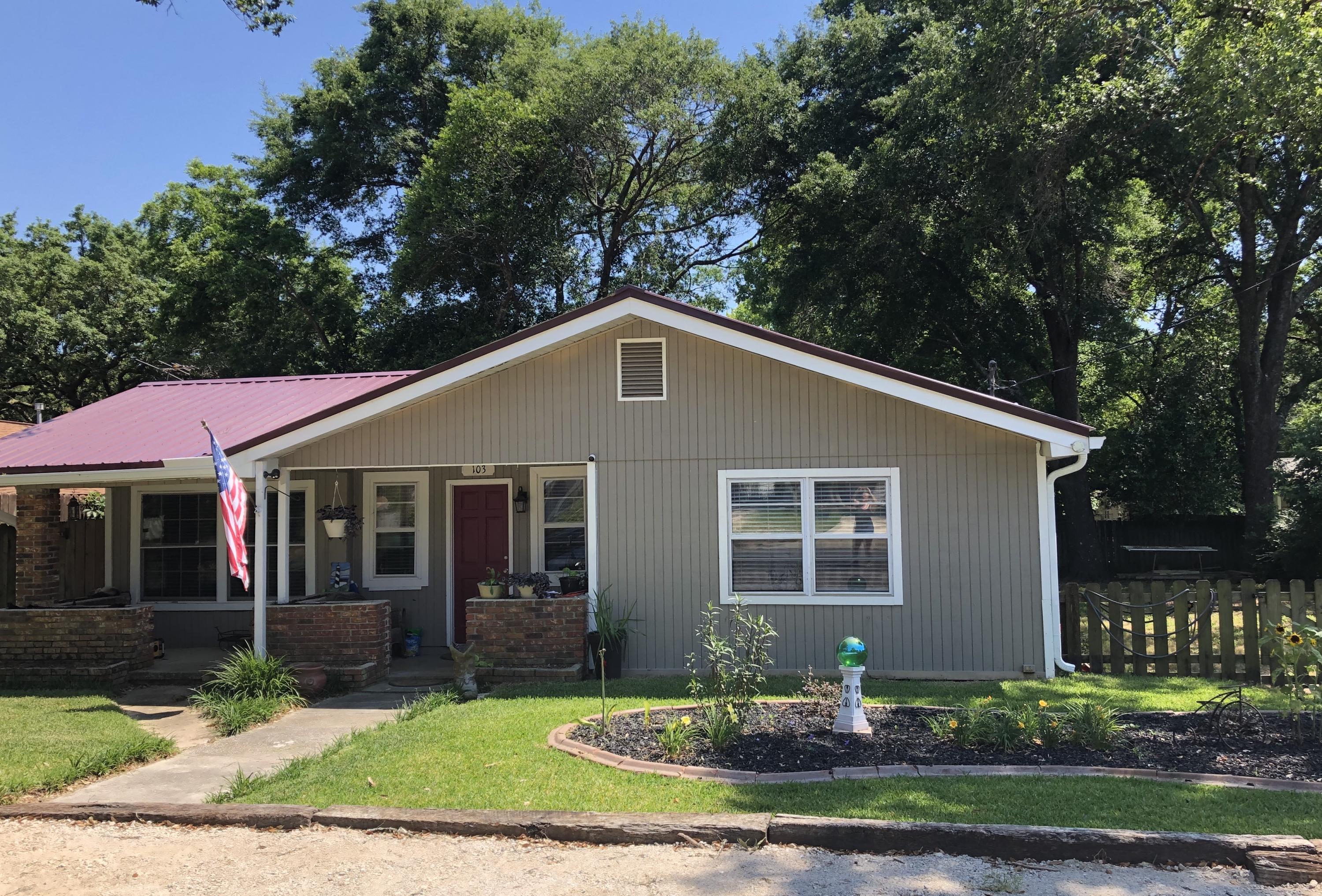 This home is located in the heart of Niceville. Walking distance to the High School, college, children's park and hospital. Extra large lot could easily fit a two car garage or another workshop. Home has lots of upgrades. Including new metal roof in 2018 and a new 20'x10' two tier deck, great for out door entertaining. Split Floor plan with good sized bedrooms. Shed has electricity and conveys as-is. Current termite bond. . CALL TODAY!