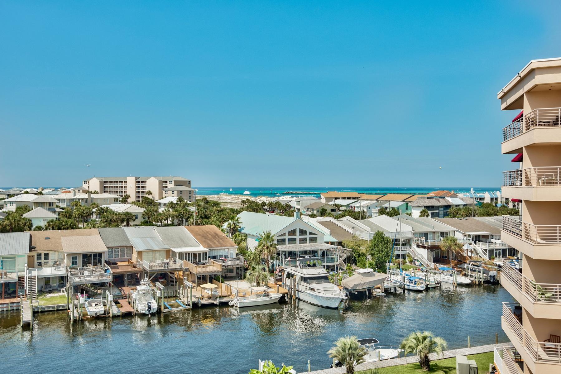 HARBOR LIGHTS - Residential