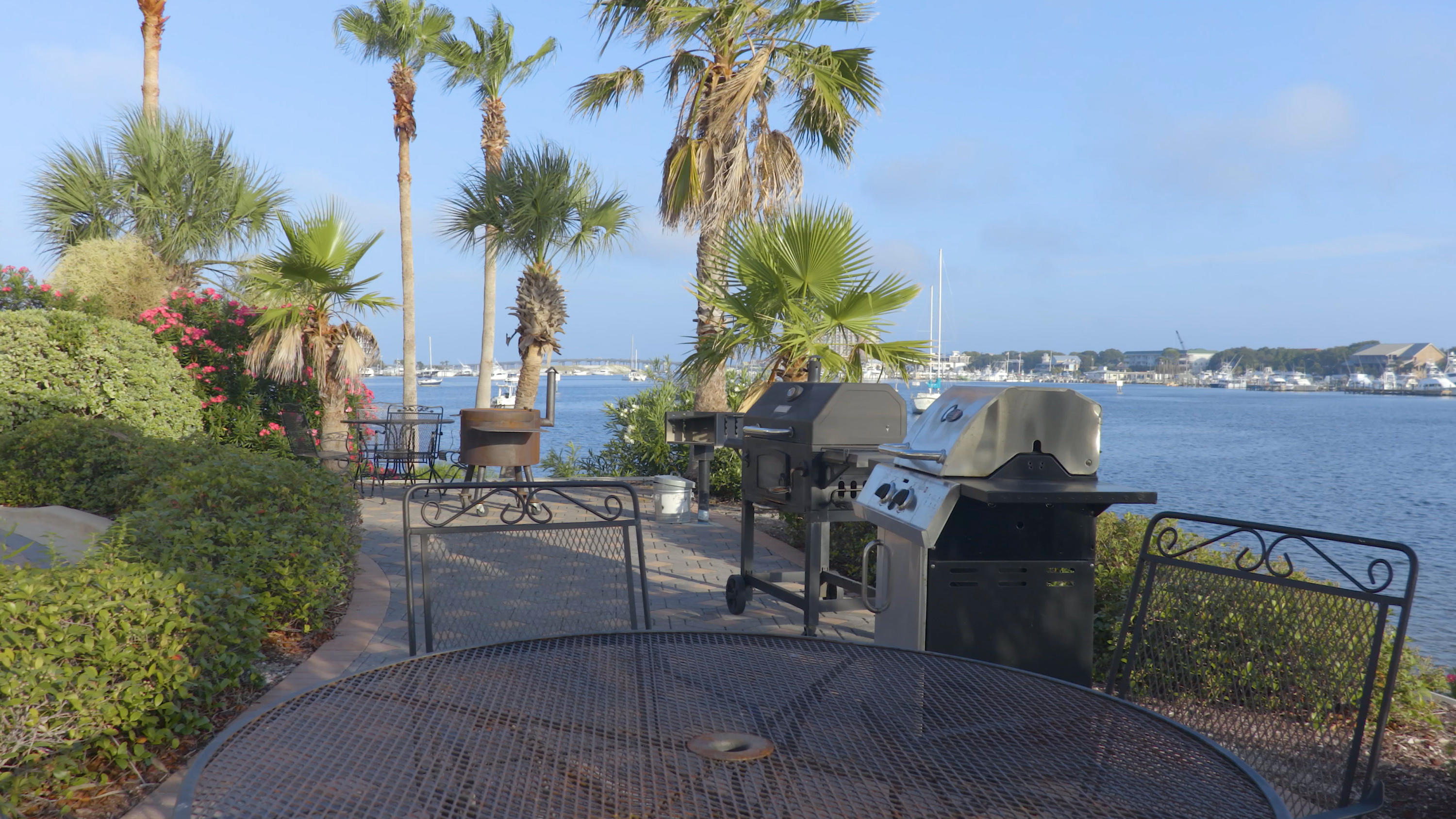 HARBOR LIGHTS - Residential