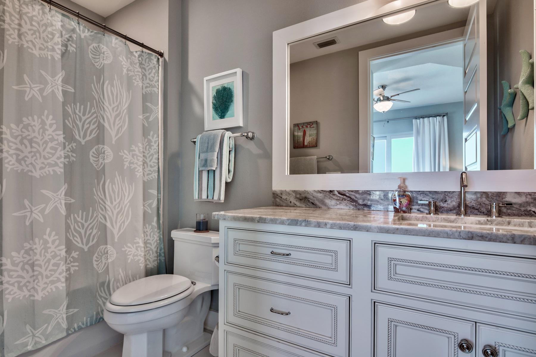 HARBOR LIGHTS - Residential