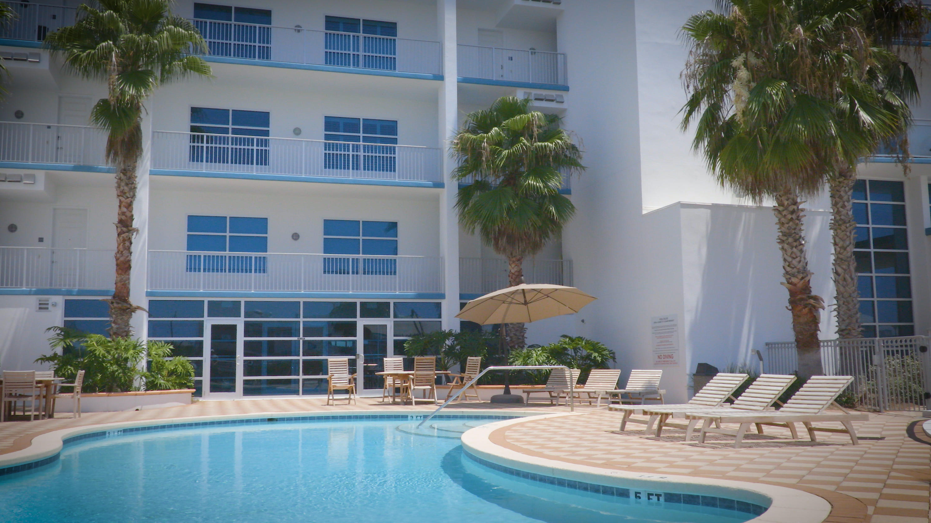 HARBOR LIGHTS - Residential