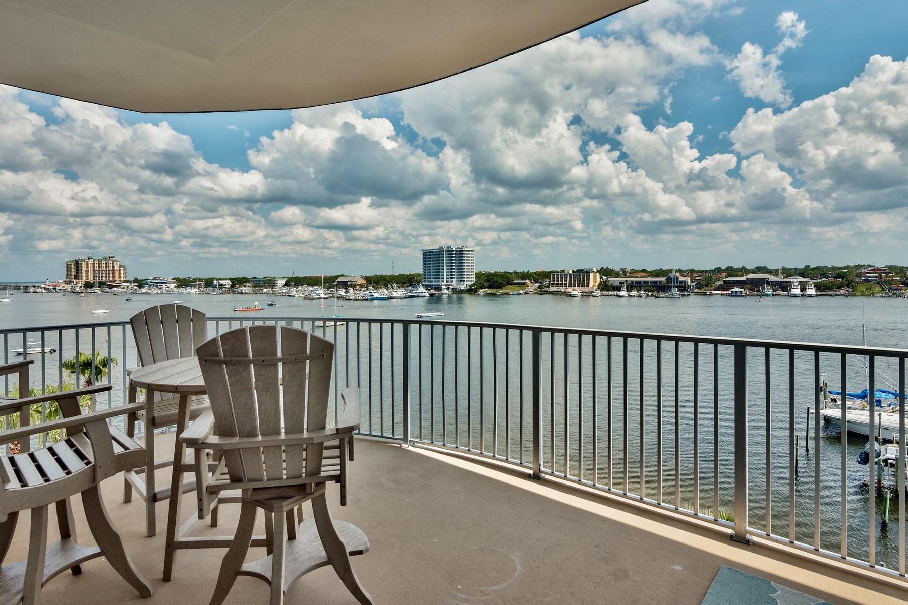 HARBOR LIGHTS - Residential