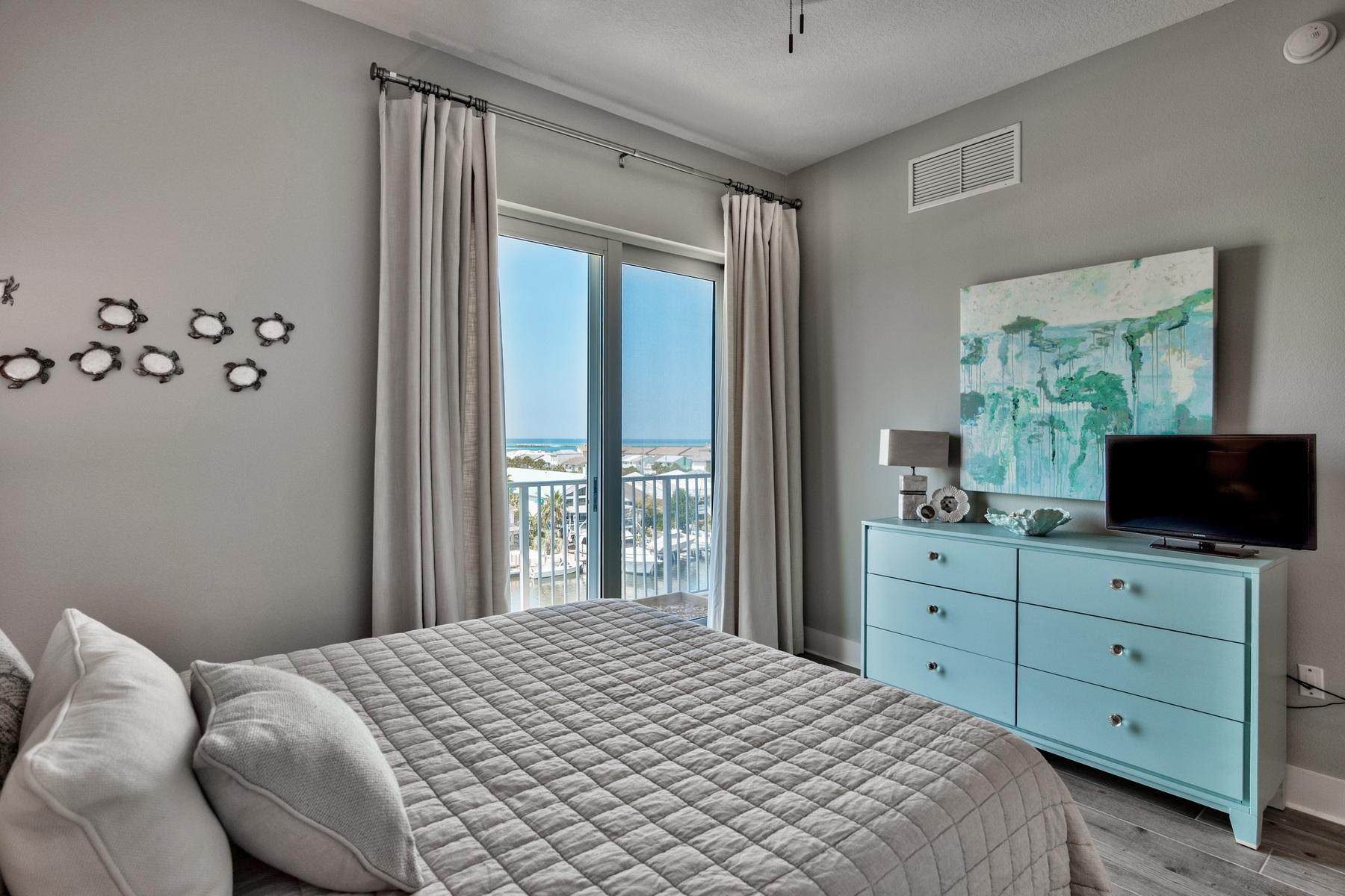 HARBOR LIGHTS - Residential