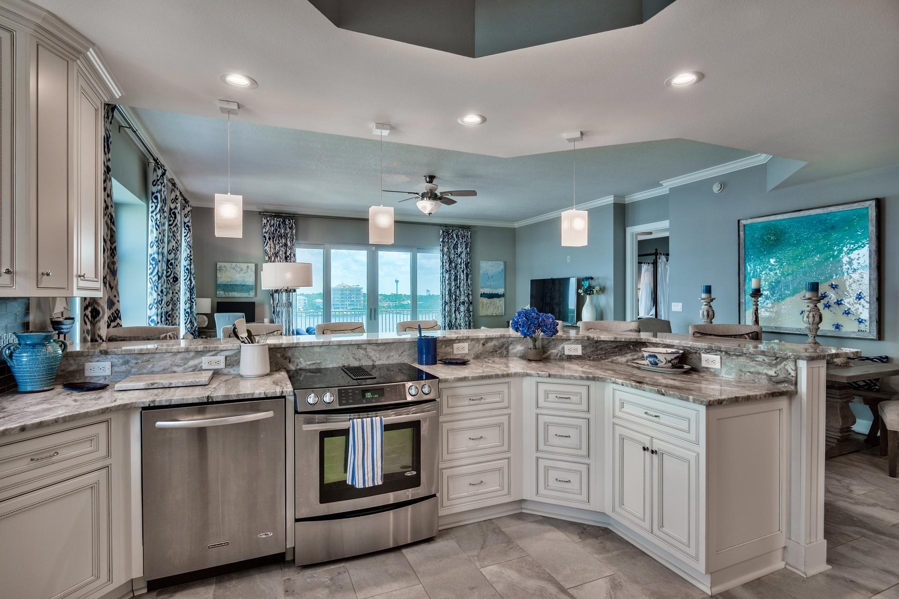 HARBOR LIGHTS - Residential