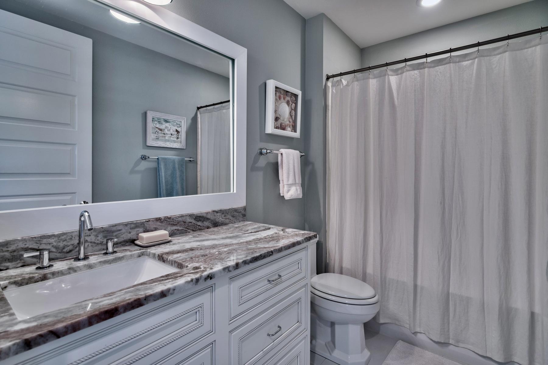 HARBOR LIGHTS - Residential