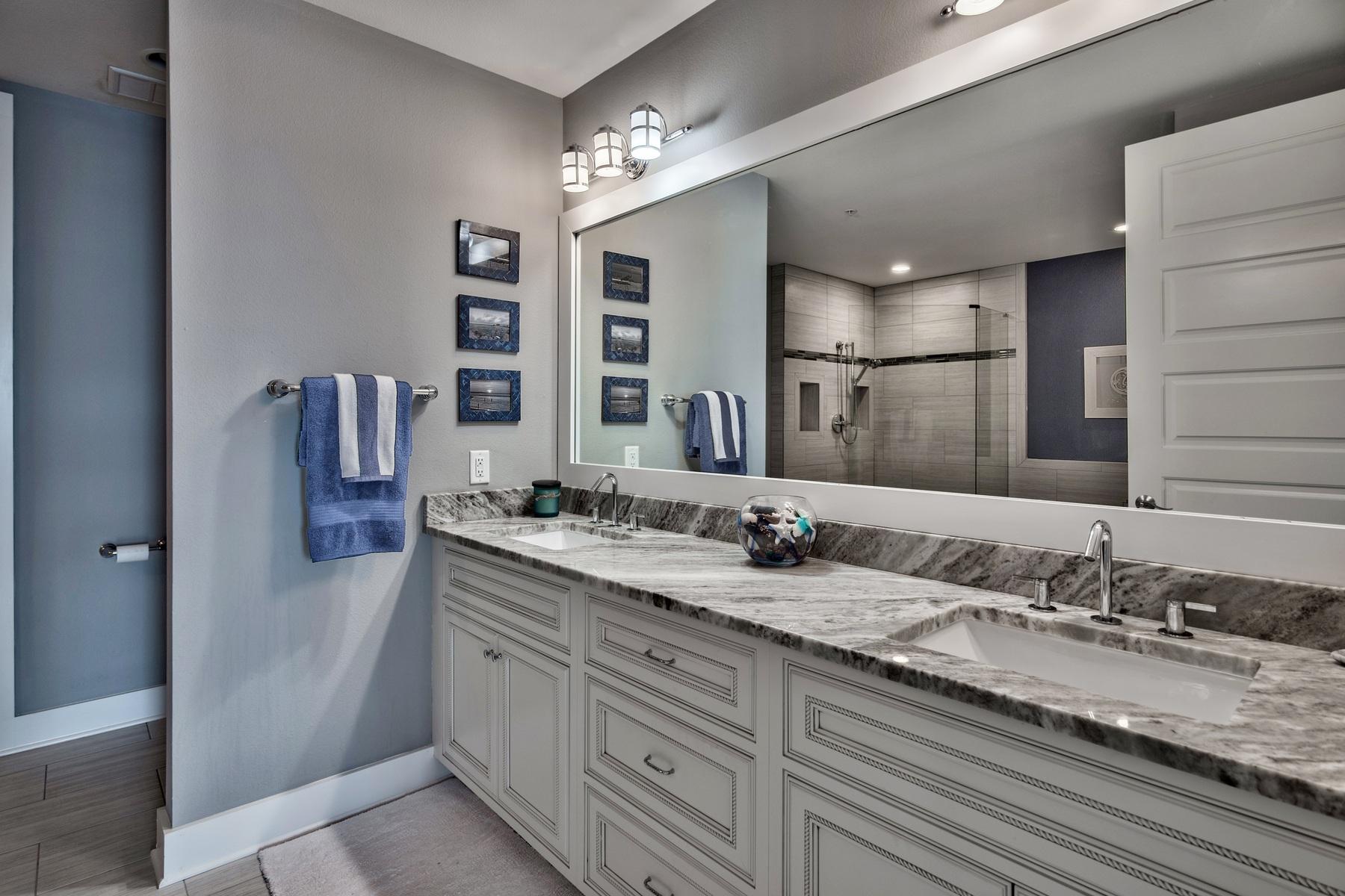 HARBOR LIGHTS - Residential