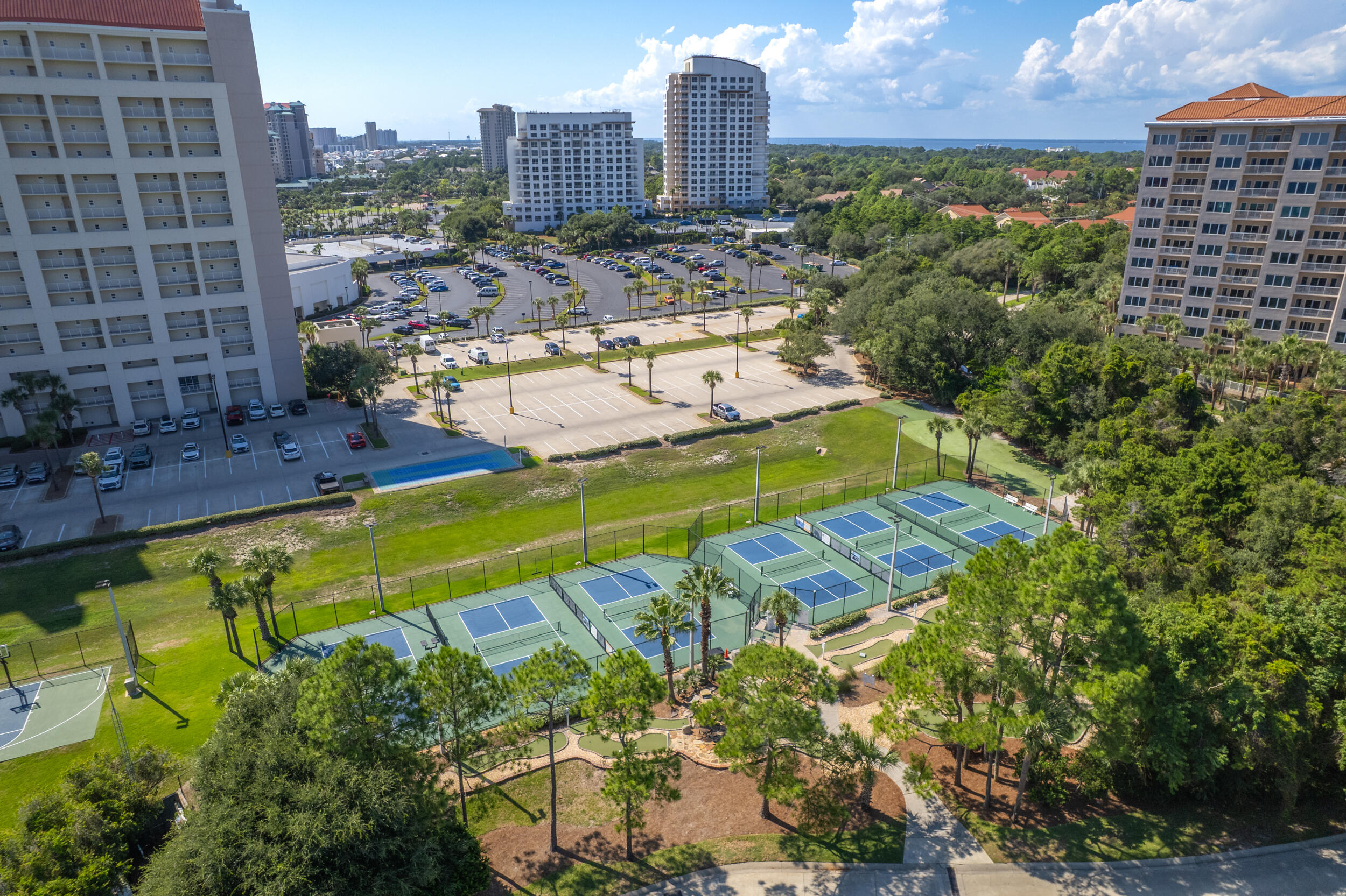 TOPS'L BEACH MANOR - Residential