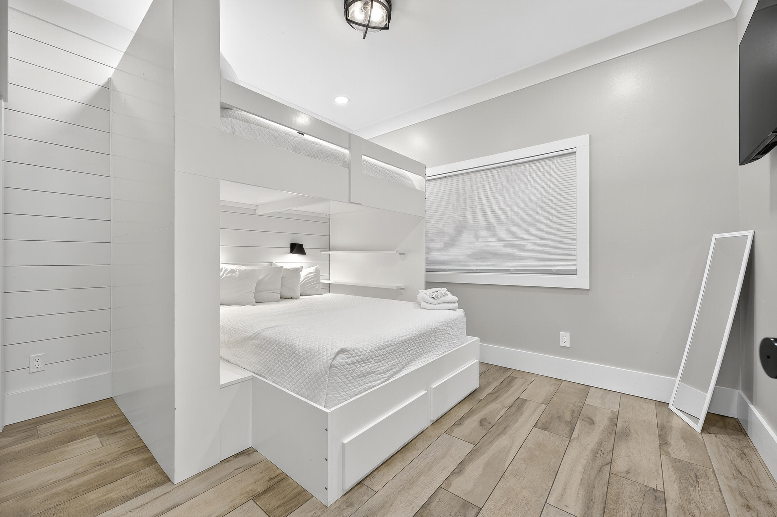 TOPS'L BEACH MANOR - Residential