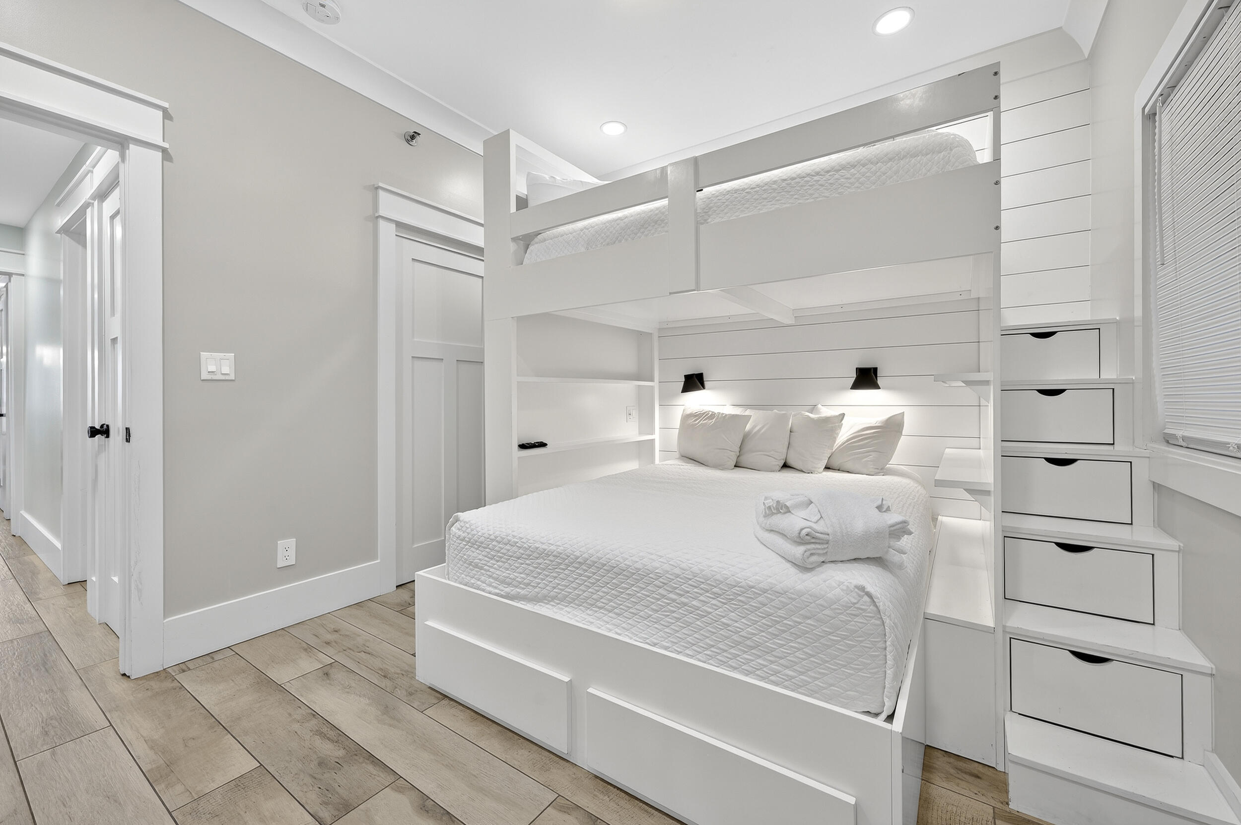 TOPS'L BEACH MANOR - Residential