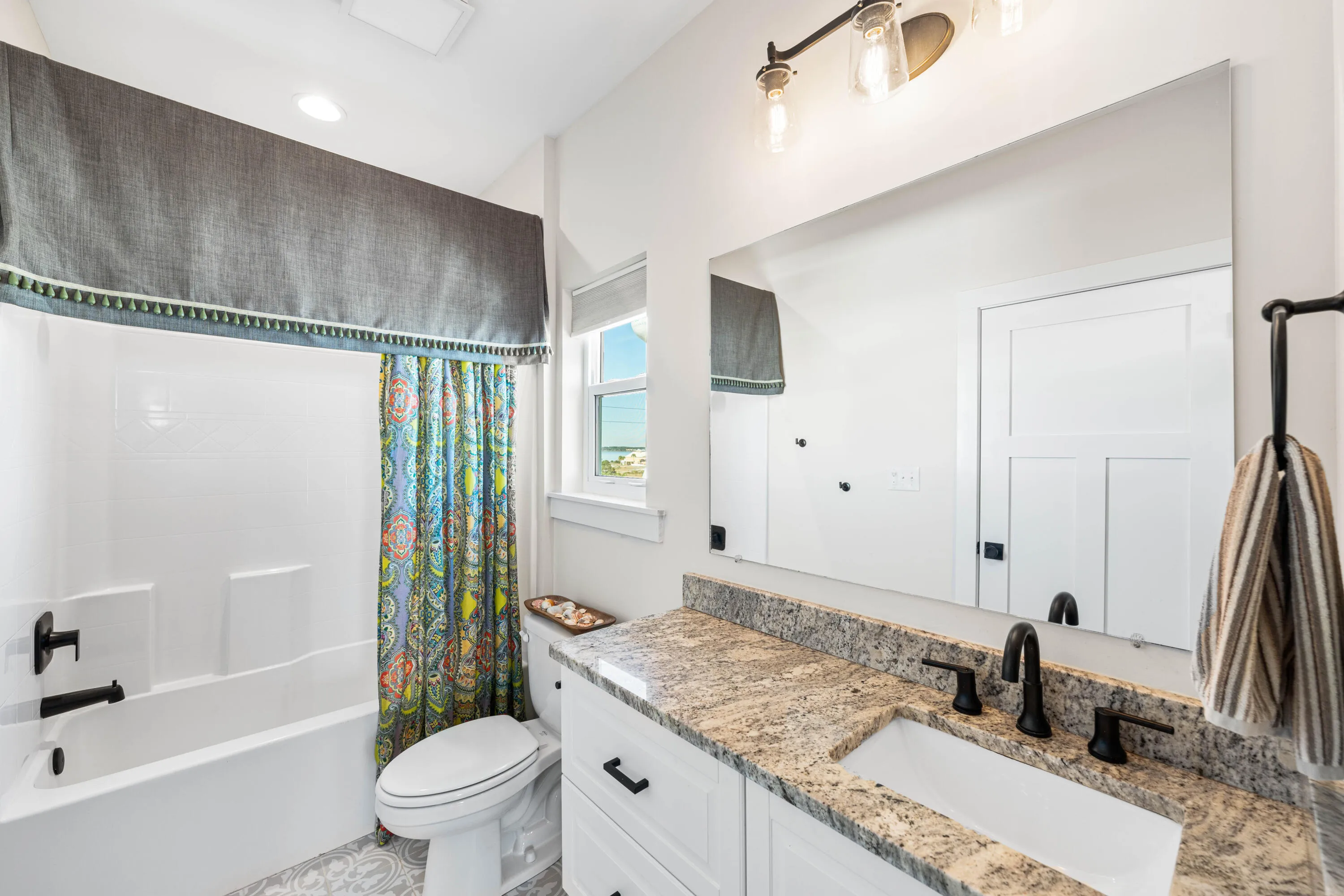 Navarre, Florida 32566, United States, 4 Bedrooms Bedrooms, ,4 BathroomsBathrooms,Residential,Active,79369