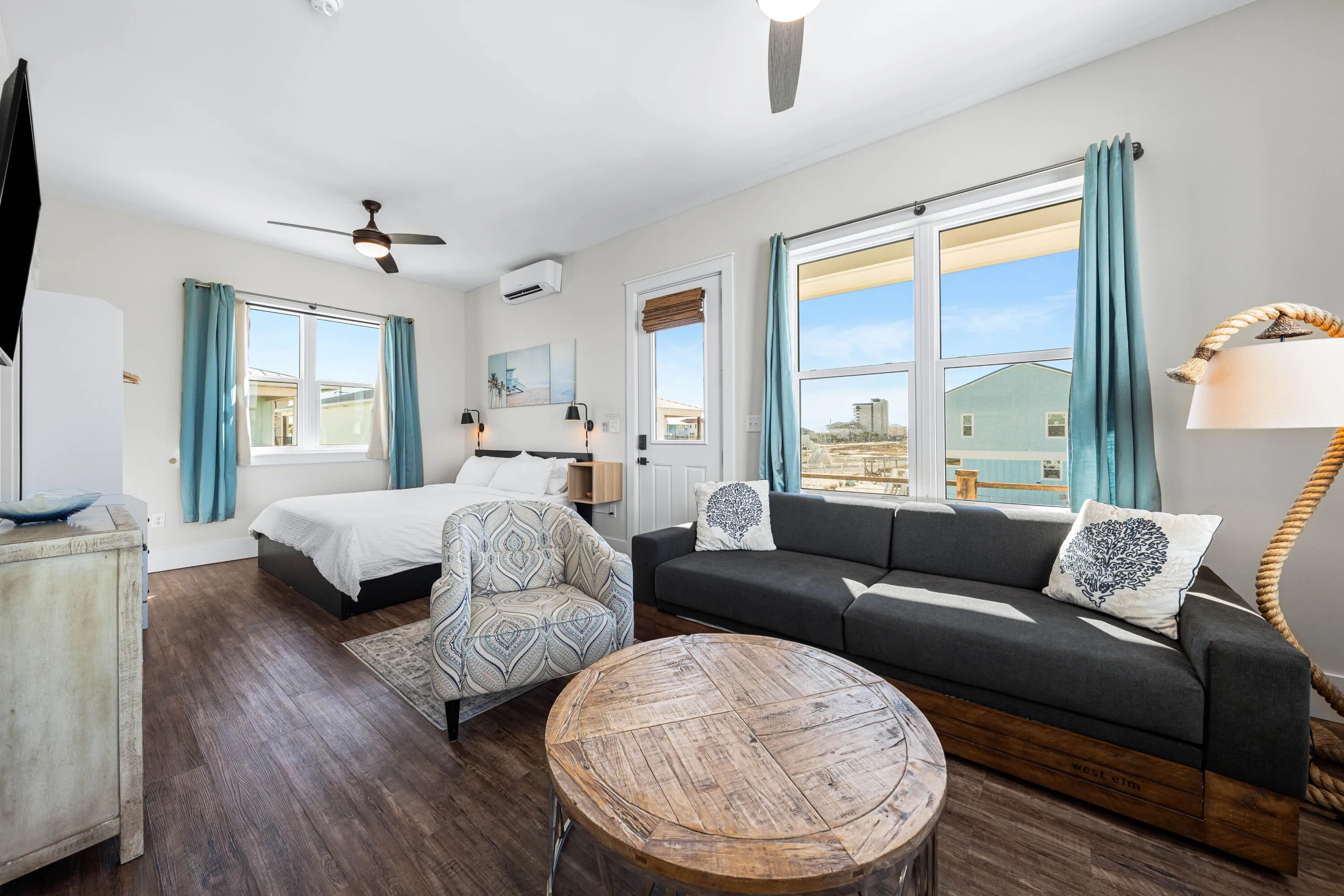 Navarre, Florida 32566, United States, 4 Bedrooms Bedrooms, ,4 BathroomsBathrooms,Residential,Active,79369