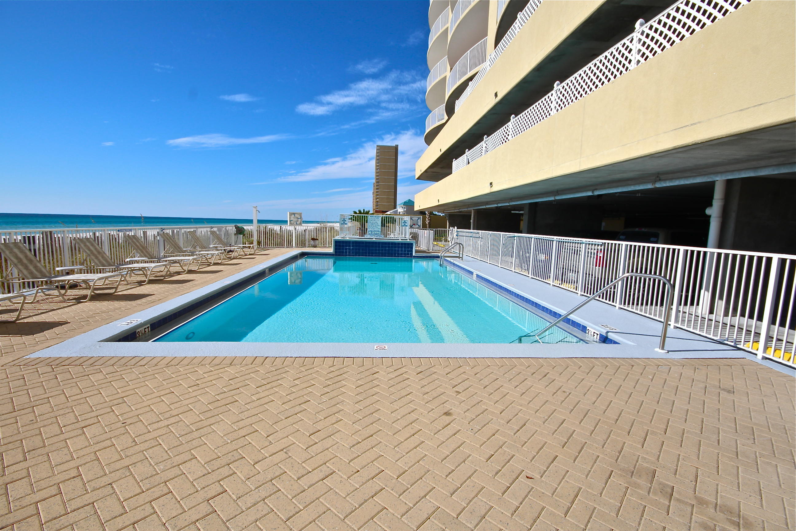 EMERALD ISLE - Residential