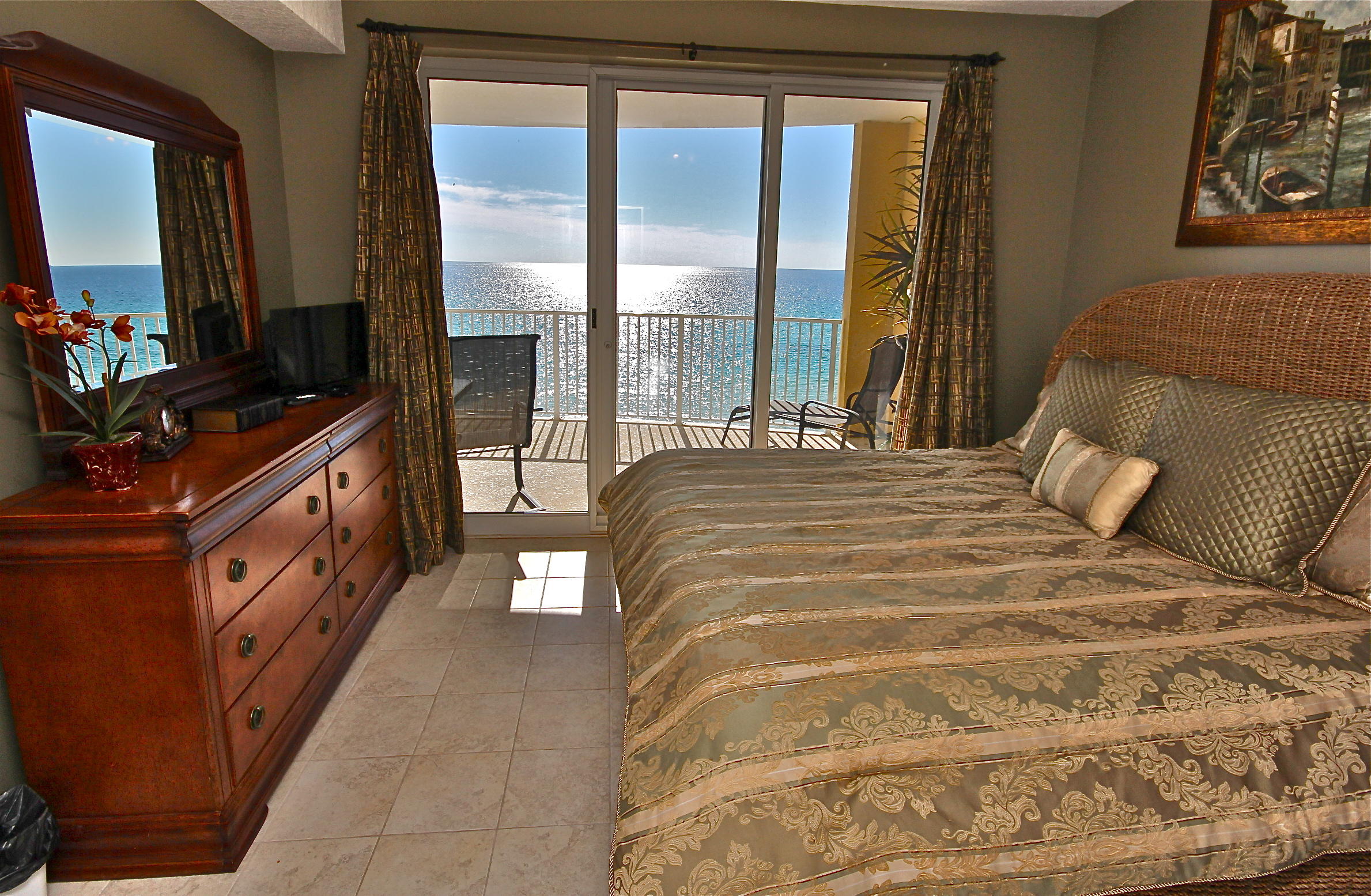 EMERALD ISLE - Residential