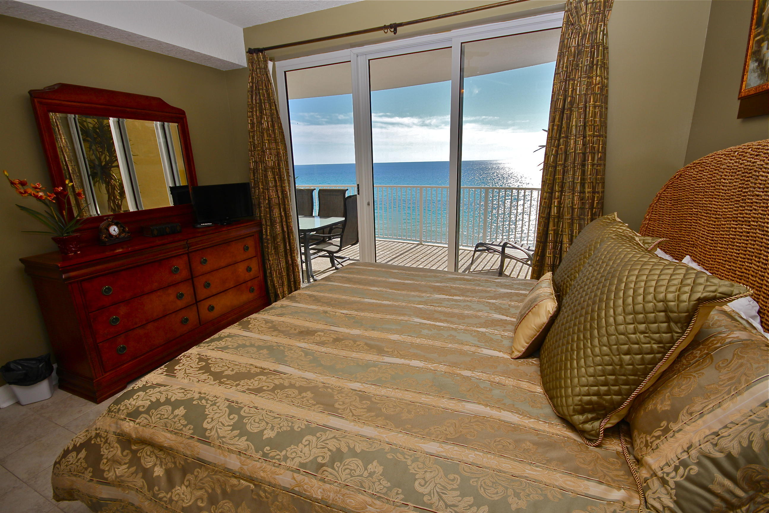 EMERALD ISLE - Residential