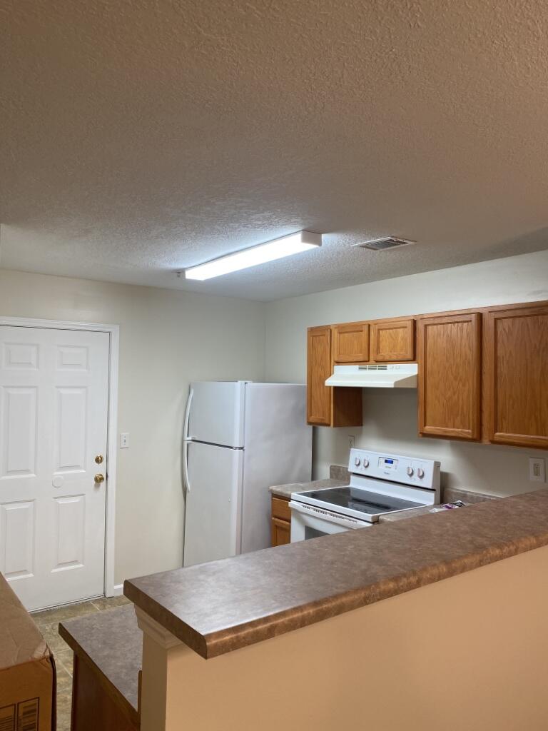 ROLLING PINES - Residential Lease