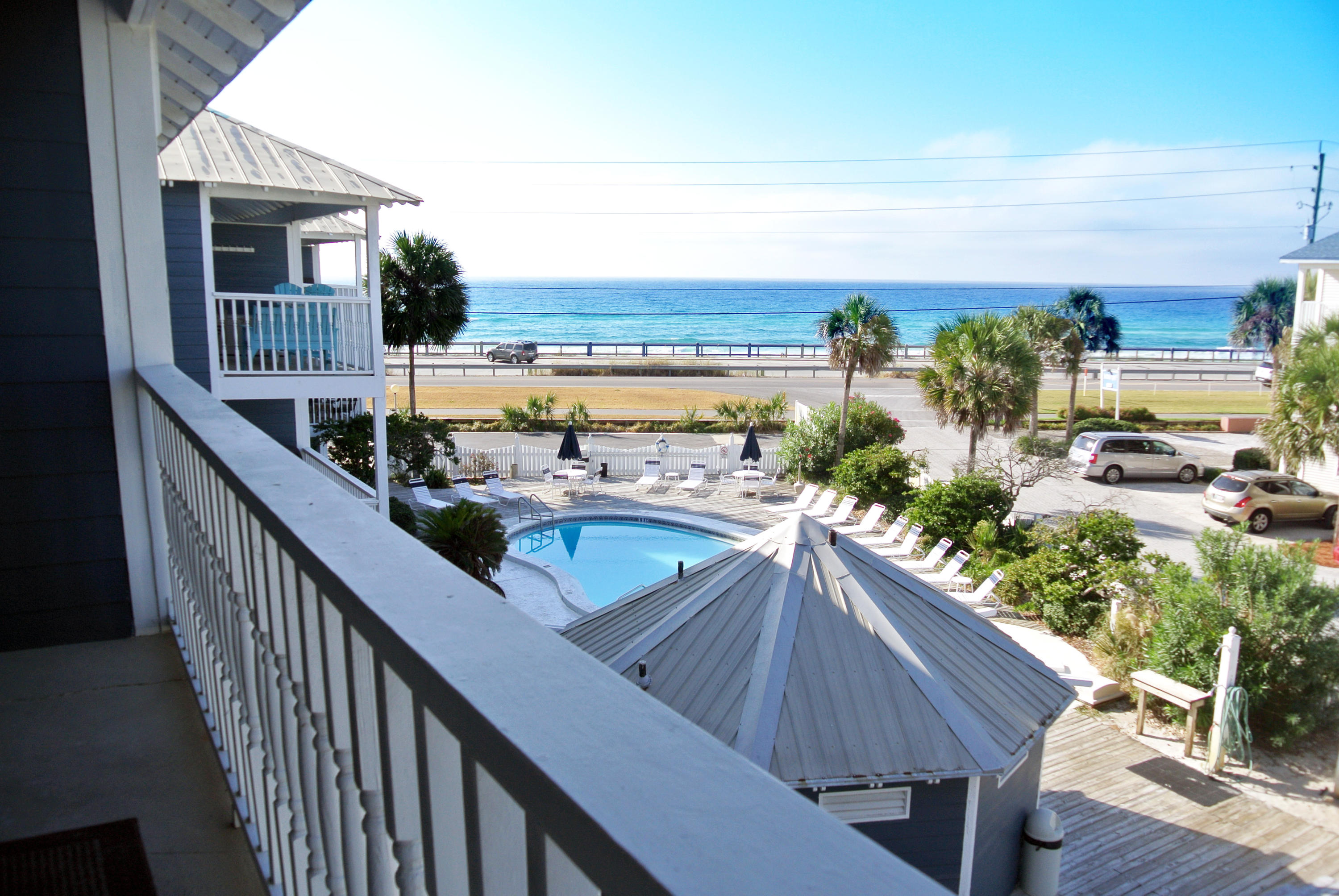 SUMMER BREEZE CONDO - Residential