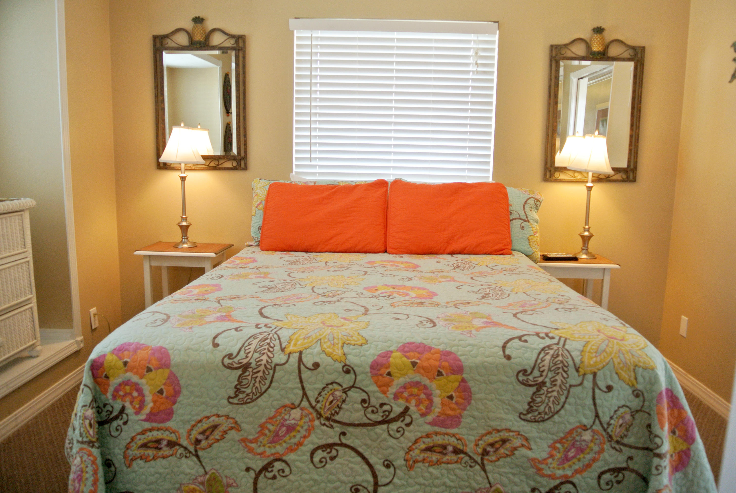 SUMMER BREEZE CONDO - Residential