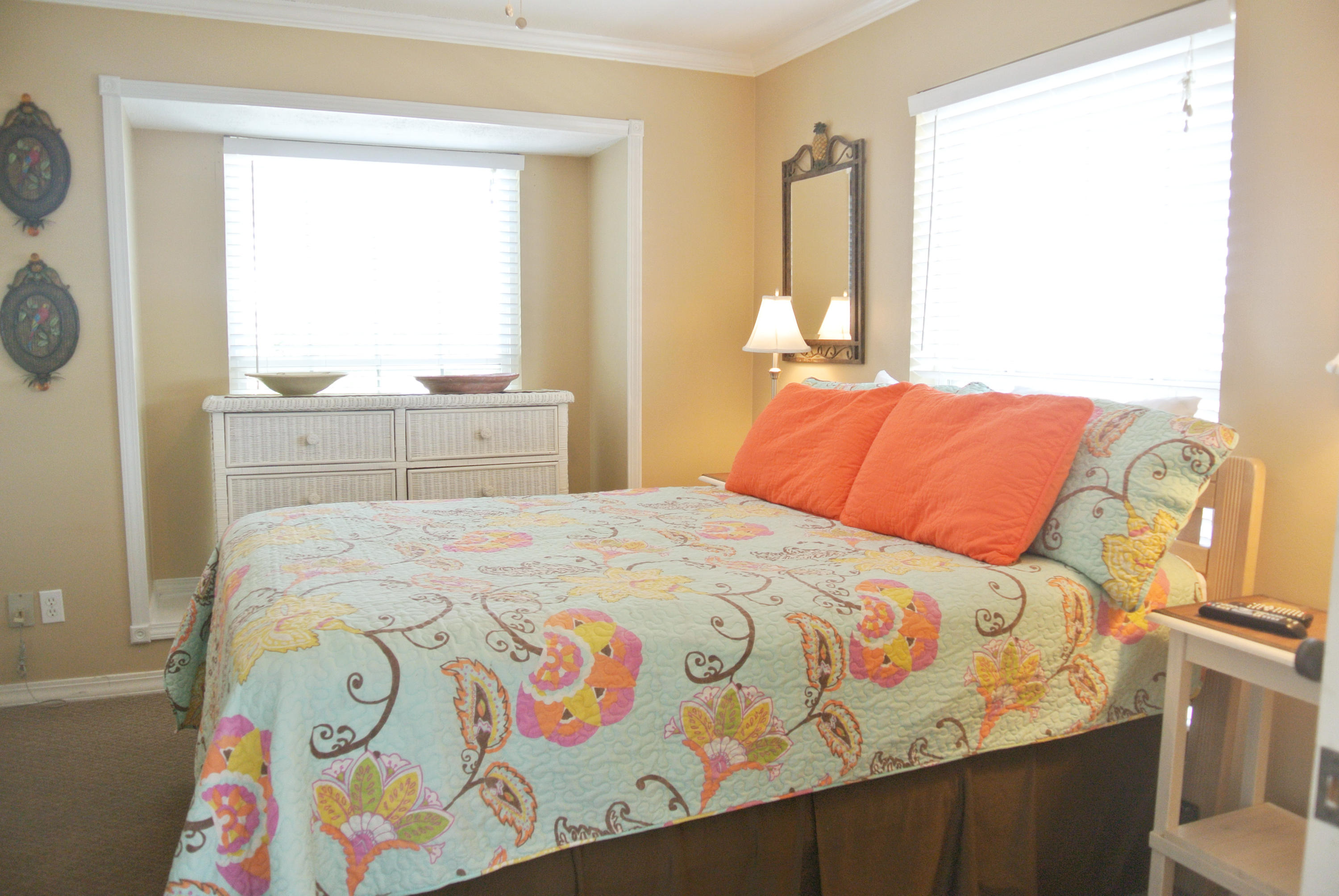 SUMMER BREEZE CONDO - Residential