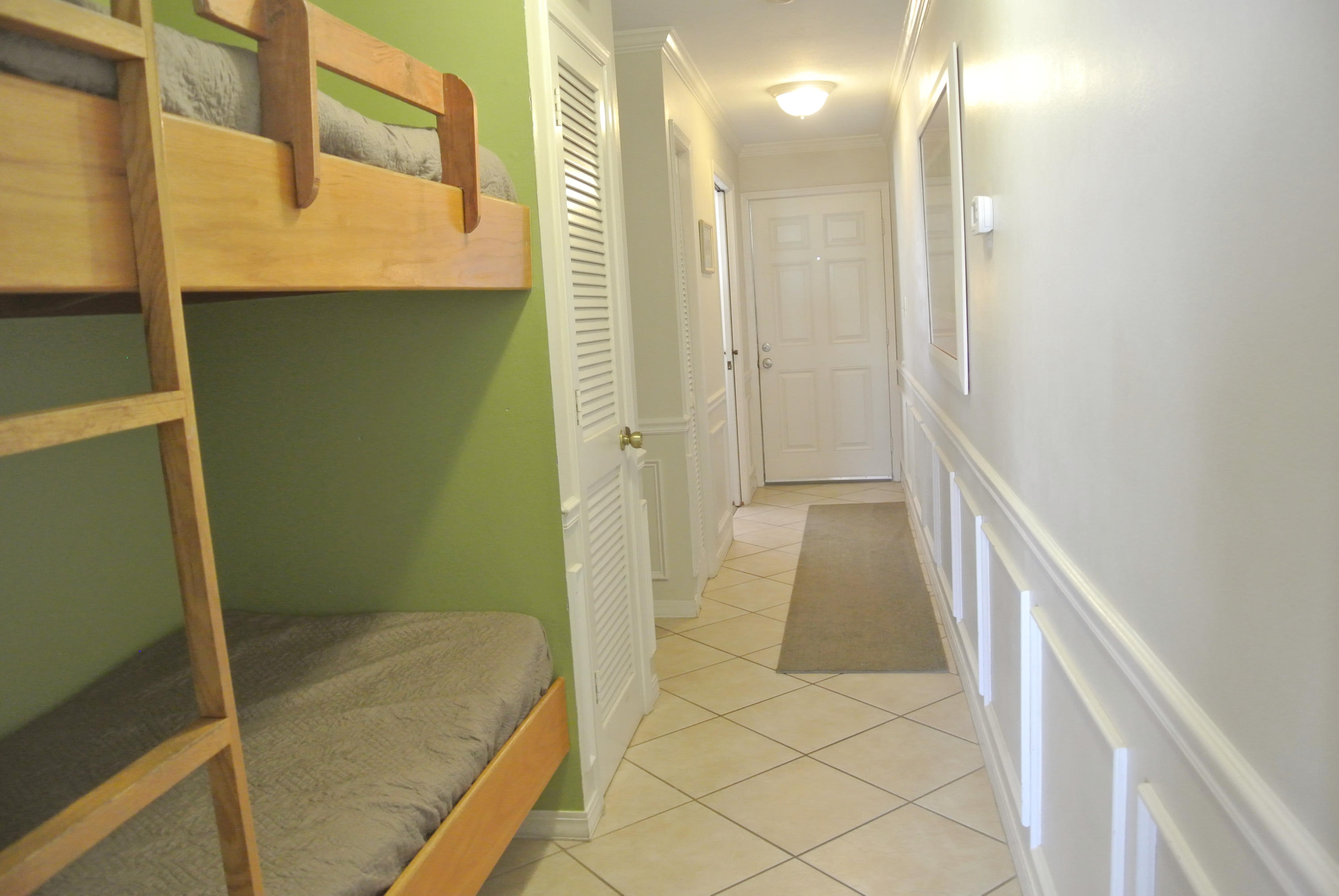 SUMMER BREEZE CONDO - Residential