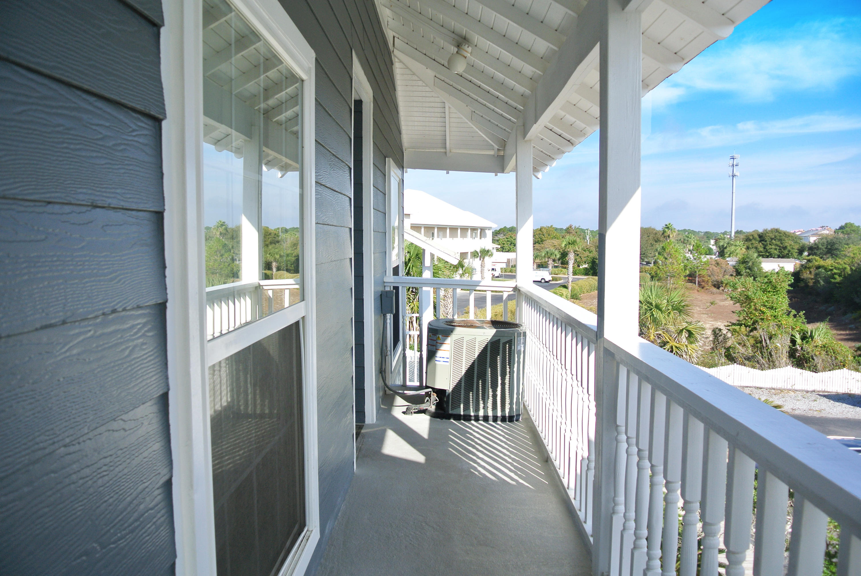 SUMMER BREEZE CONDO - Residential