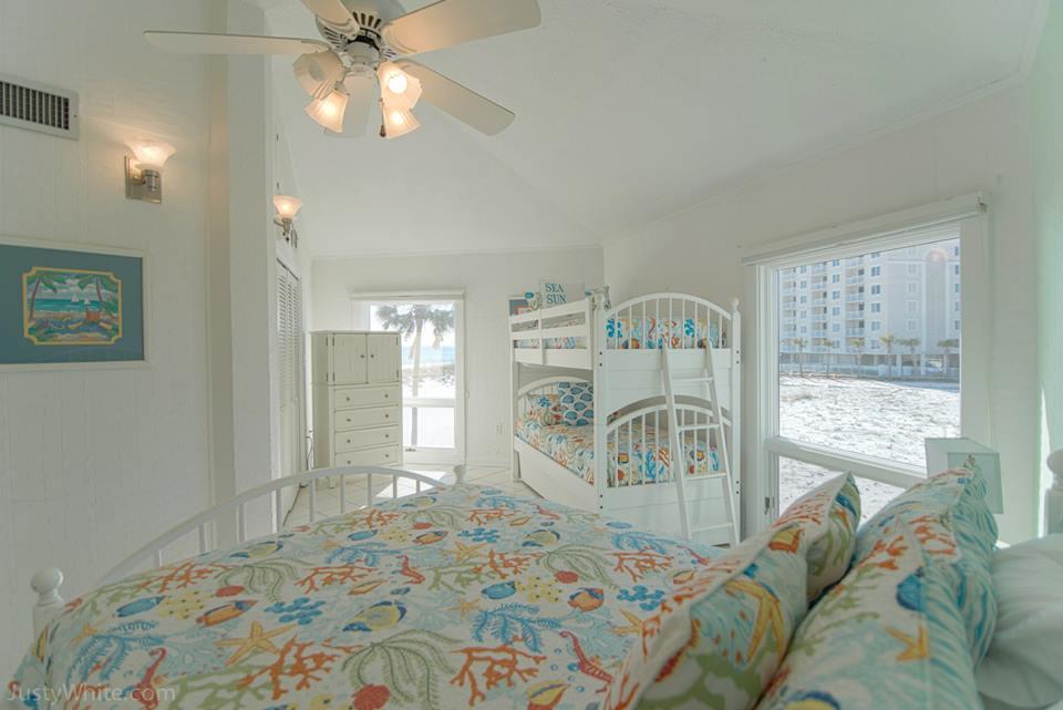 HOLIDAY ISLE - Residential