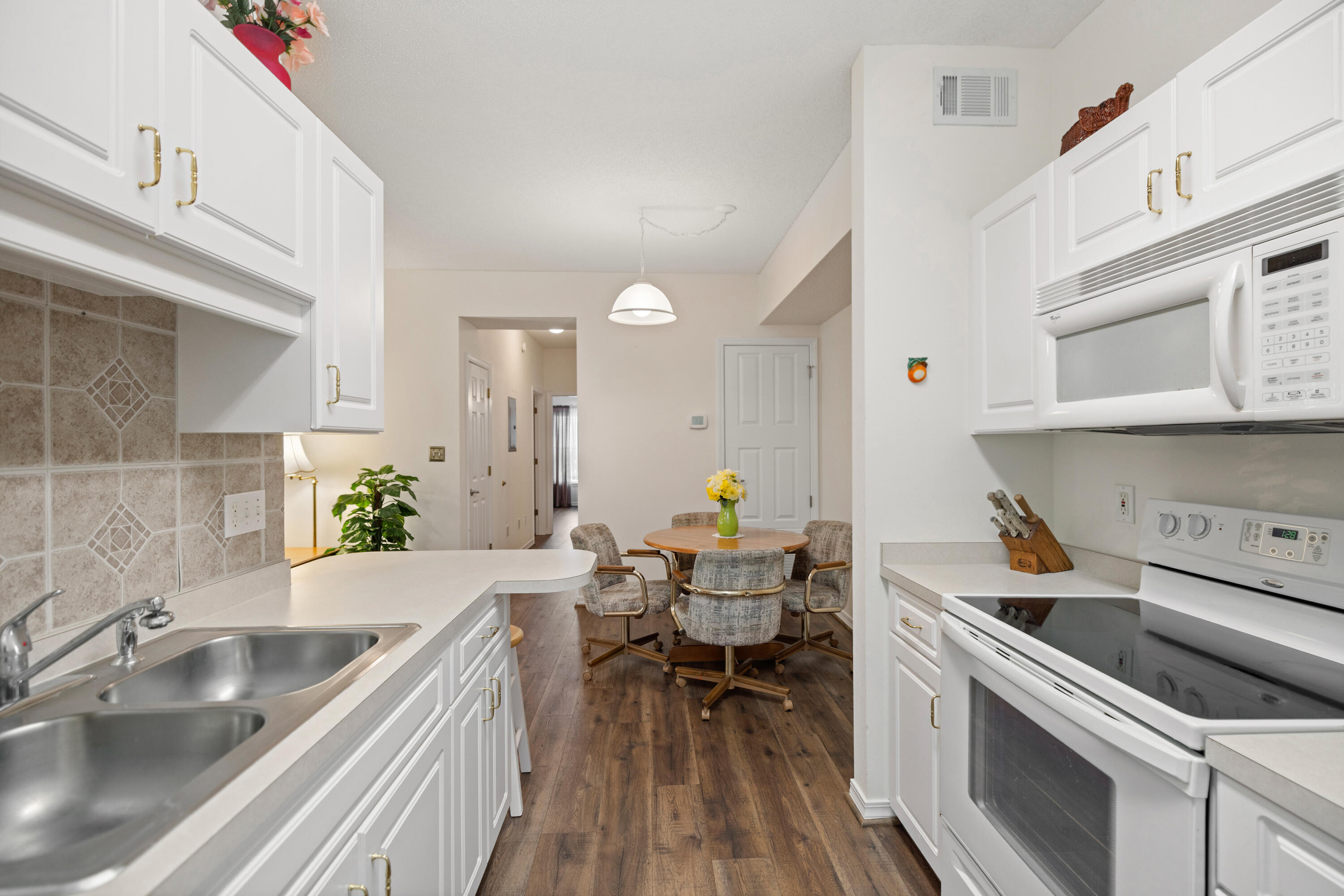THE OAKS AT NICEVILLE - Residential