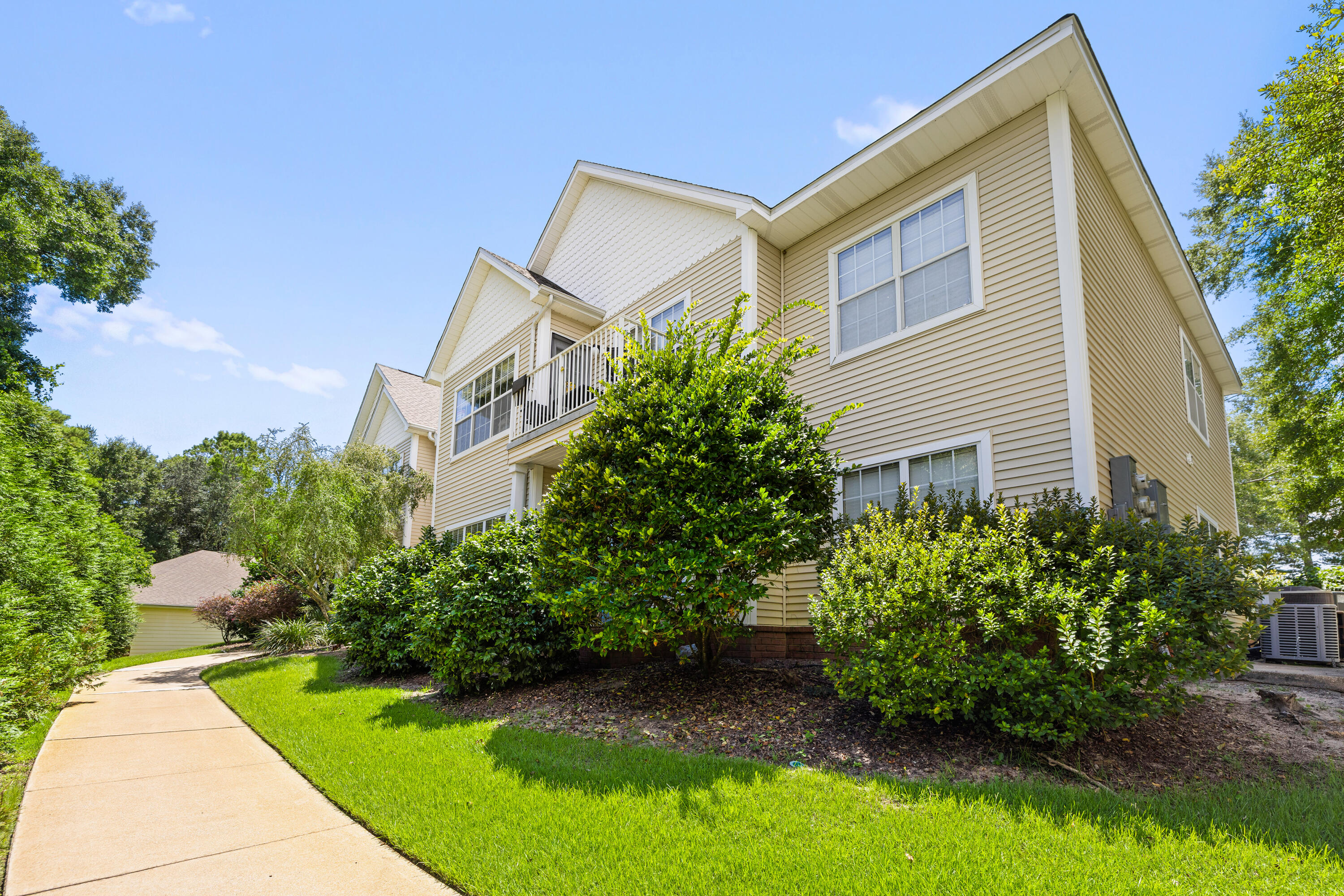 THE OAKS AT NICEVILLE - Residential