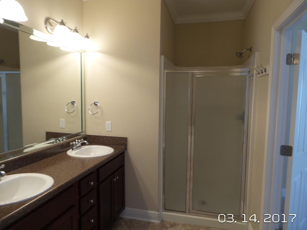 ROLLING RIDGE - Residential Lease