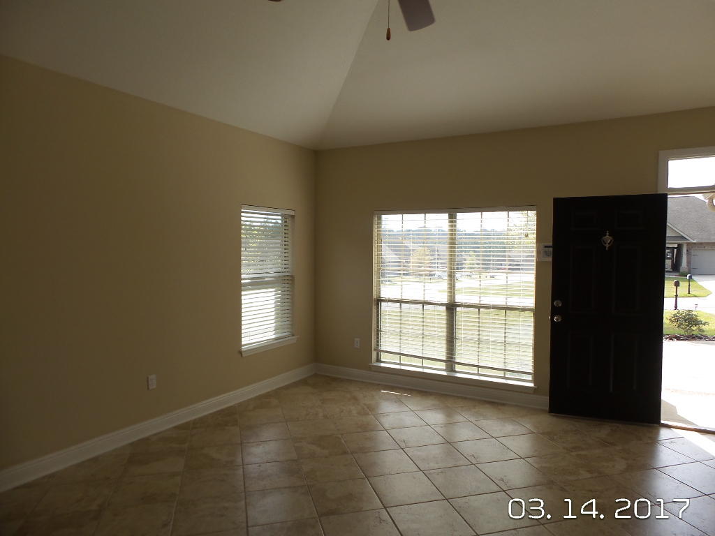 ROLLING RIDGE - Residential Lease