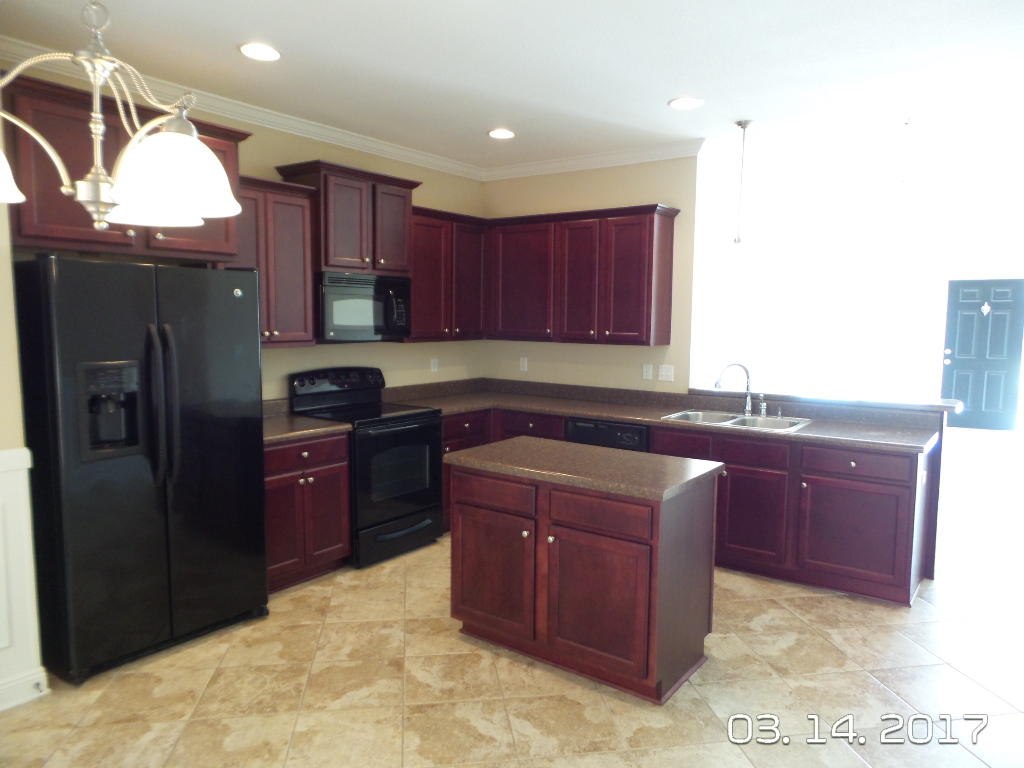 ROLLING RIDGE - Residential Lease