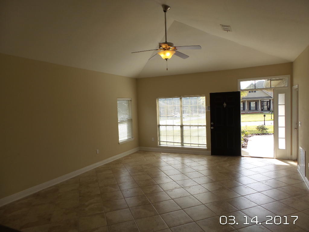 ROLLING RIDGE - Residential Lease